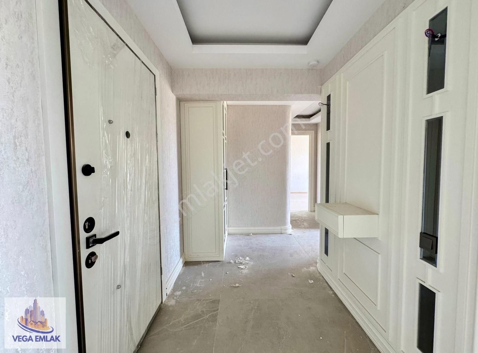 Vega Emlak'tan Protokol Yolu Yakını Full Yapı Lüks Site Dairesi - Görsel 13