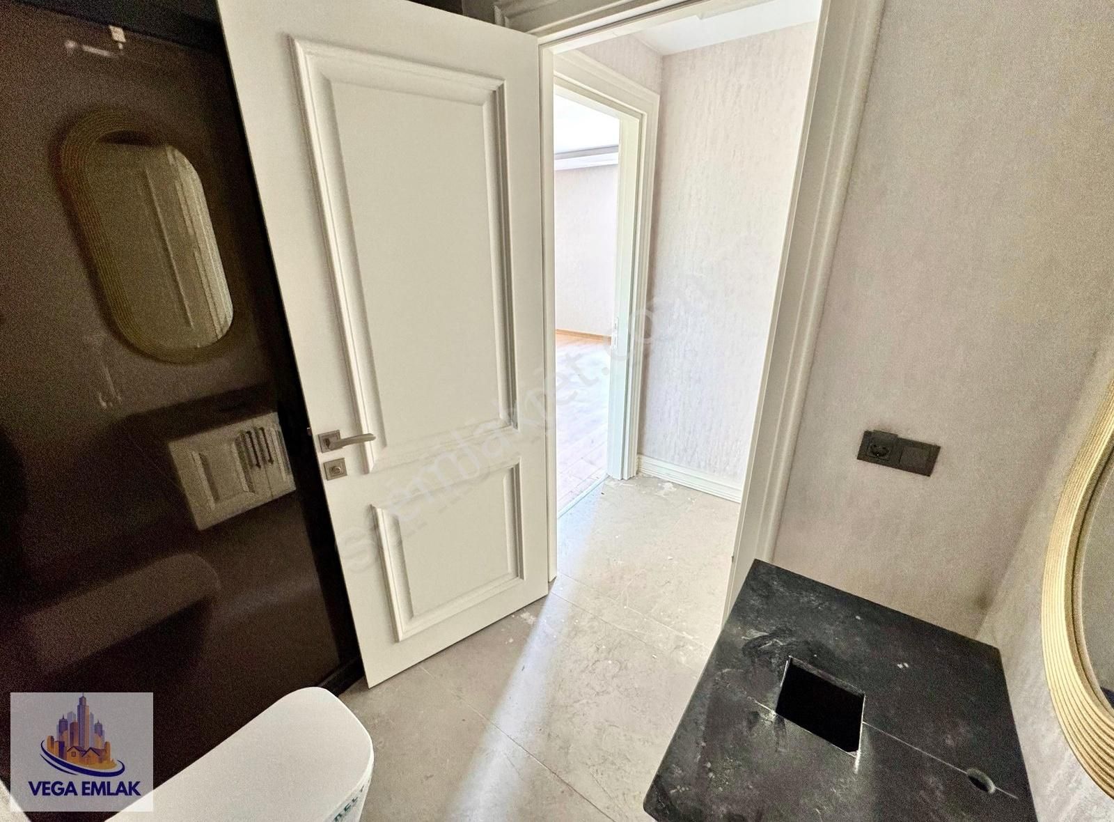 Vega Emlak'tan Protokol Yolu Yakını Full Yapı Lüks Site Dairesi - Görsel 9
