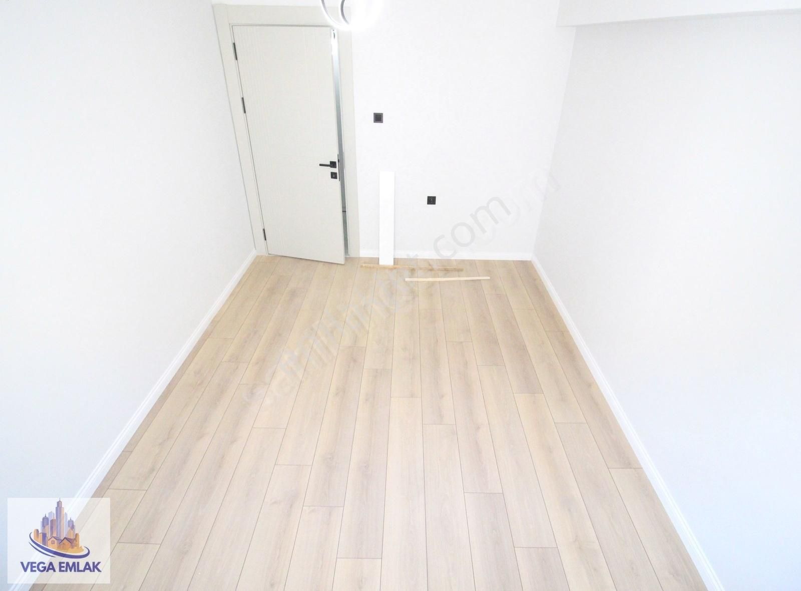 Vega Emlaktan Cadde Yanı Ova Market Yakını Full Yapılı 3+1 Daire - Görsel 6