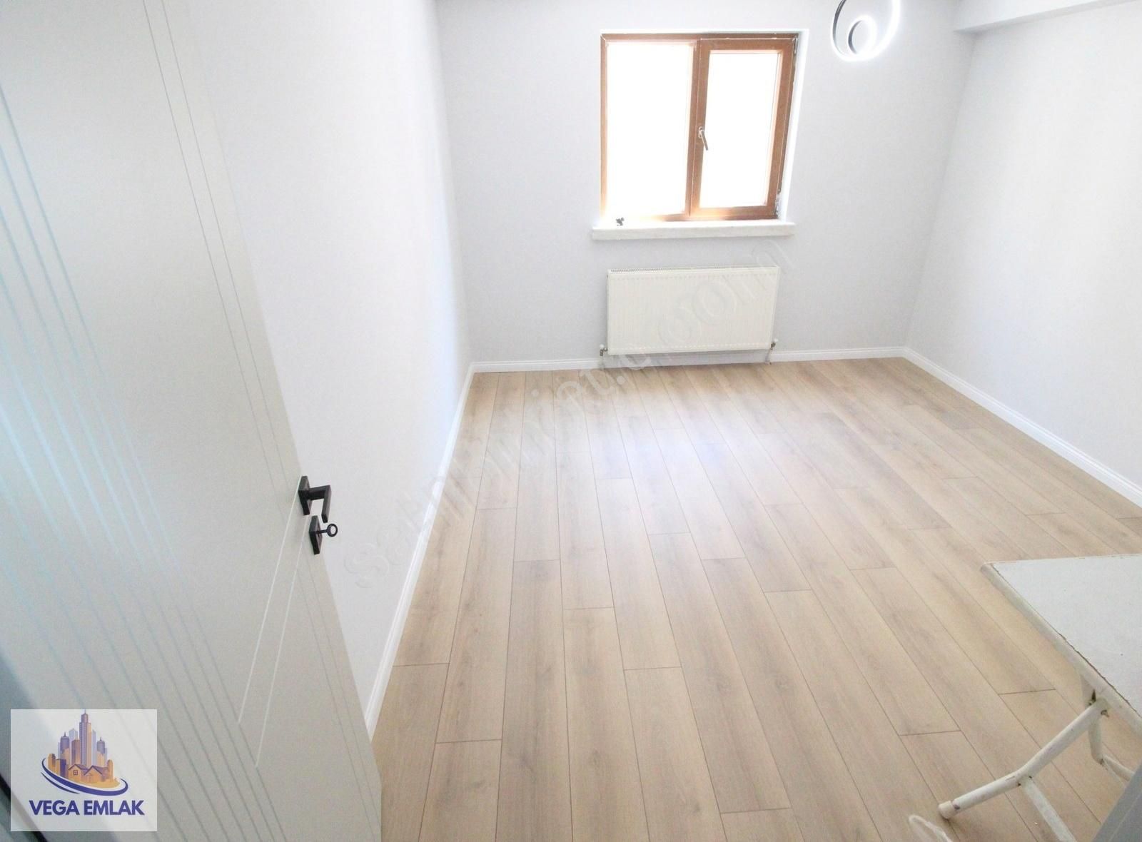 Vega Emlaktan Cadde Yanı Ova Market Yakını Full Yapılı 3+1 Daire - Görsel 18