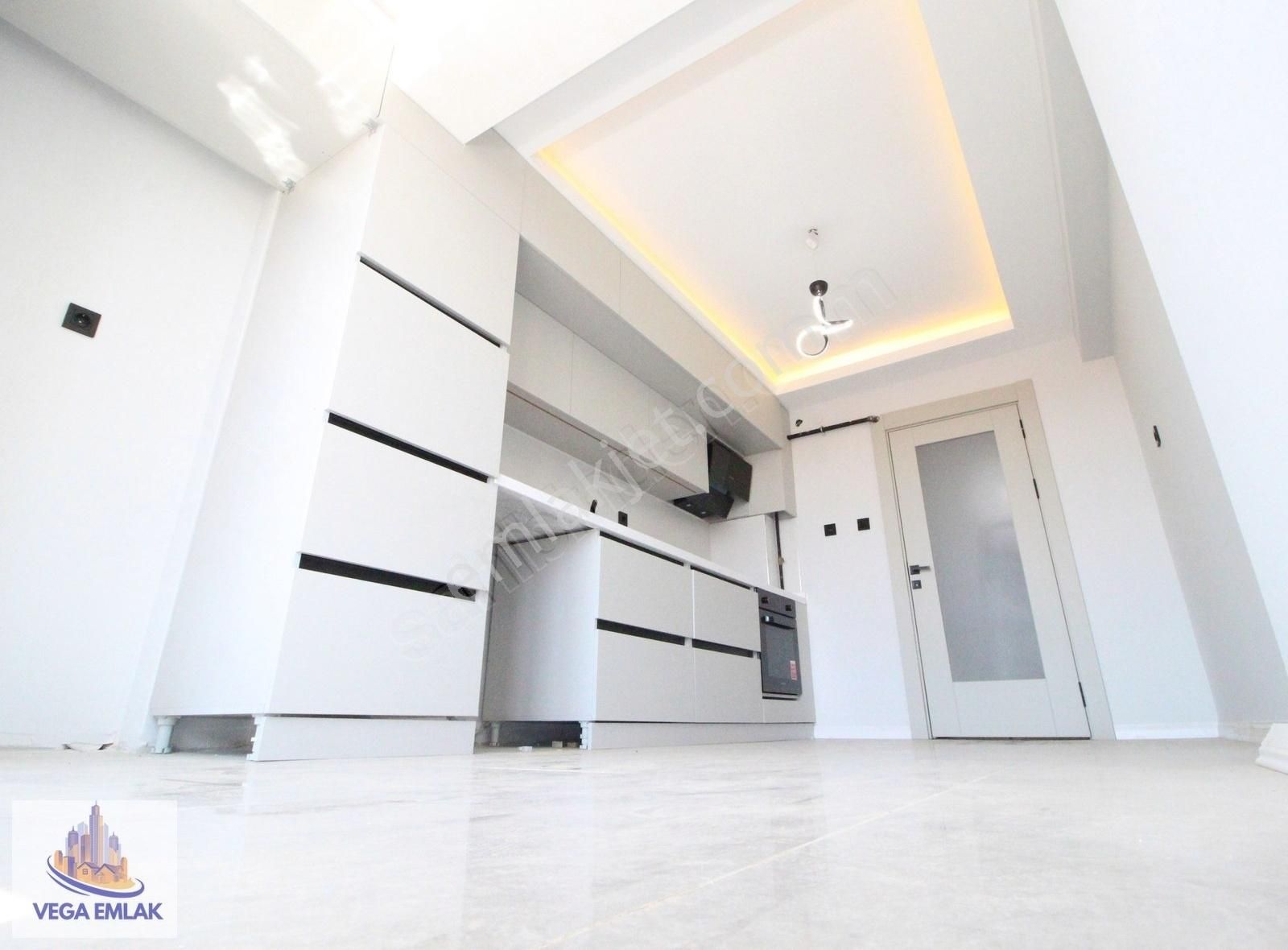 Vega Emlaktan Cadde Yanı Ova Market Yakını Full Yapılı 3+1 Daire - Görsel 2