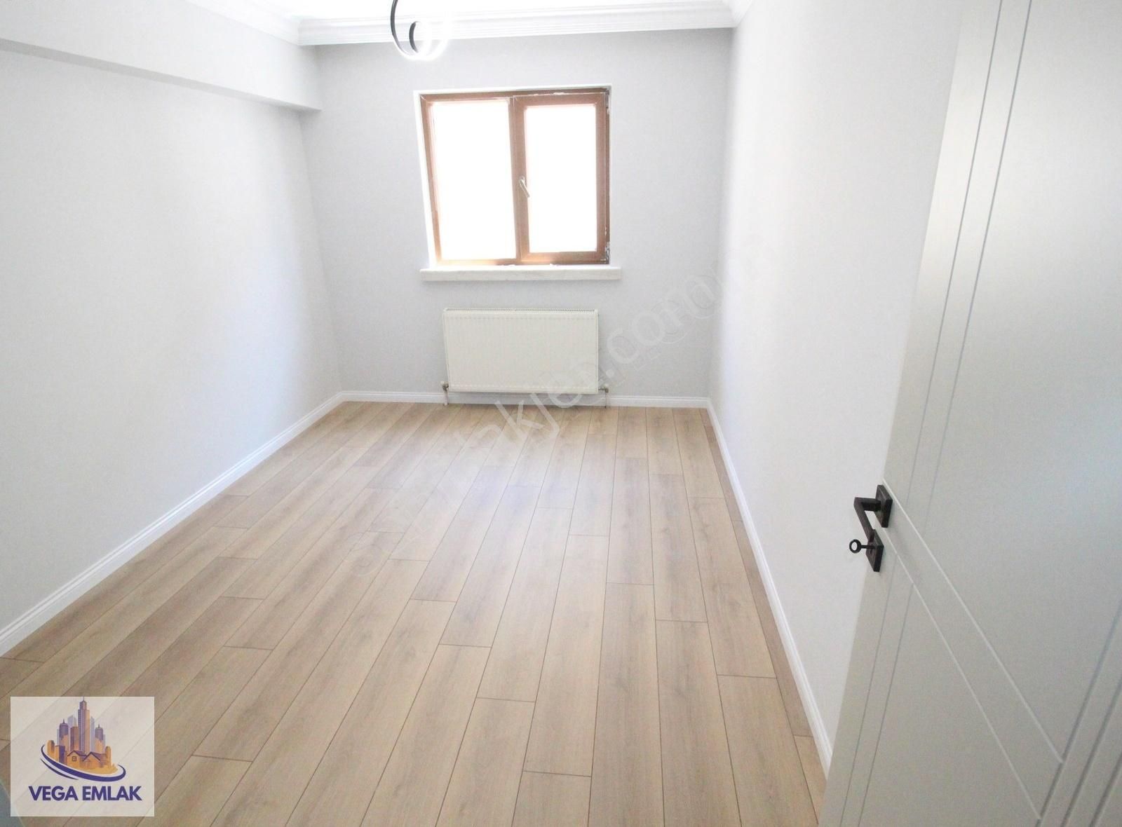 Vega Emlaktan Cadde Yanı Ova Market Yakını Full Yapılı 3+1 Daire - Görsel 10