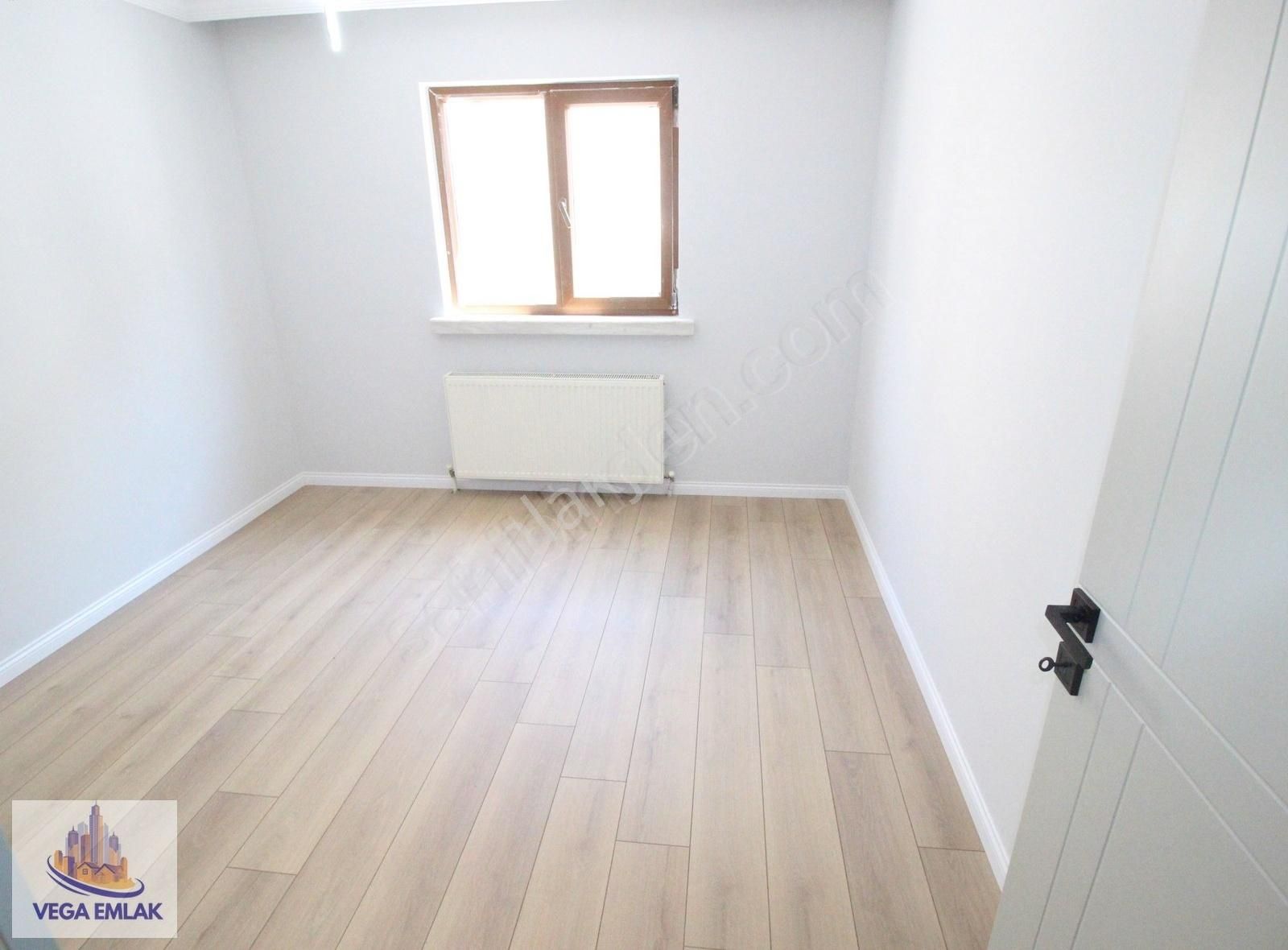 Vega Emlaktan Cadde Yanı Ova Market Yakını Full Yapılı 3+1 Daire - Görsel 9