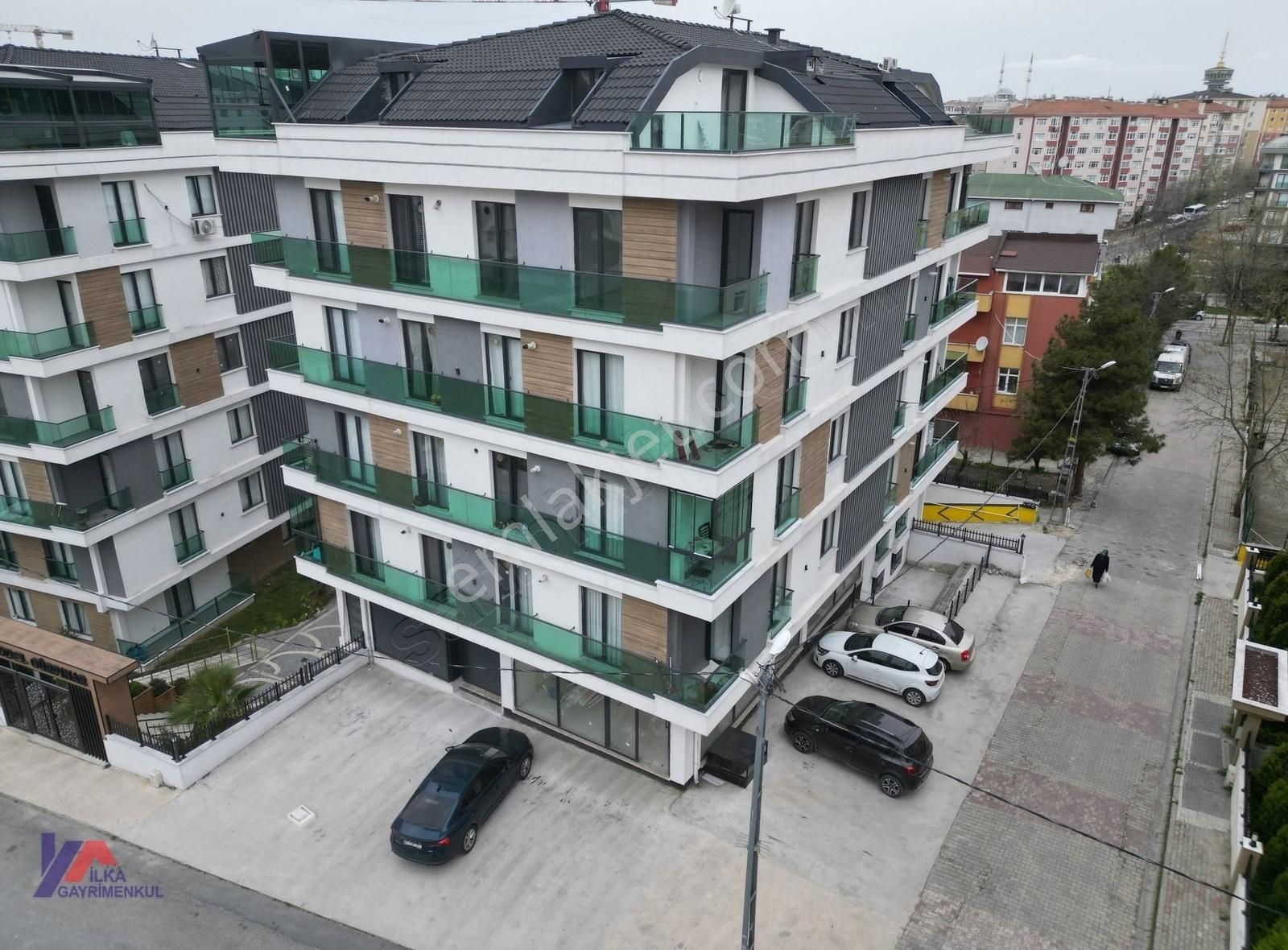 Beylikdüzü Satılık Muhteşem 2 Katlı Kullanışlı Köşe 150m2 Dükkan