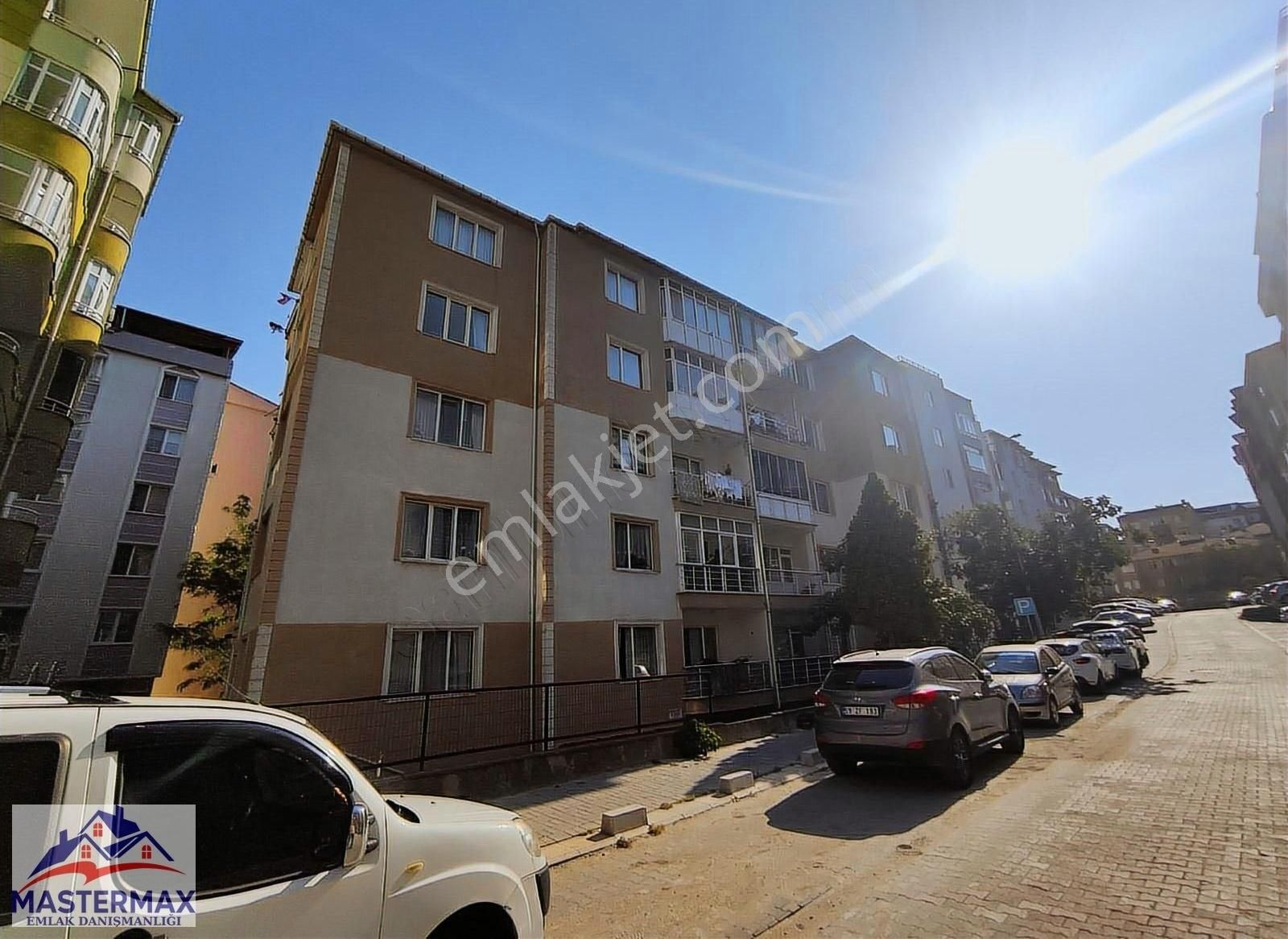 Muhitttinde Güzel Konumda 3+1 Arakat Eşyalı Kiralık Daire