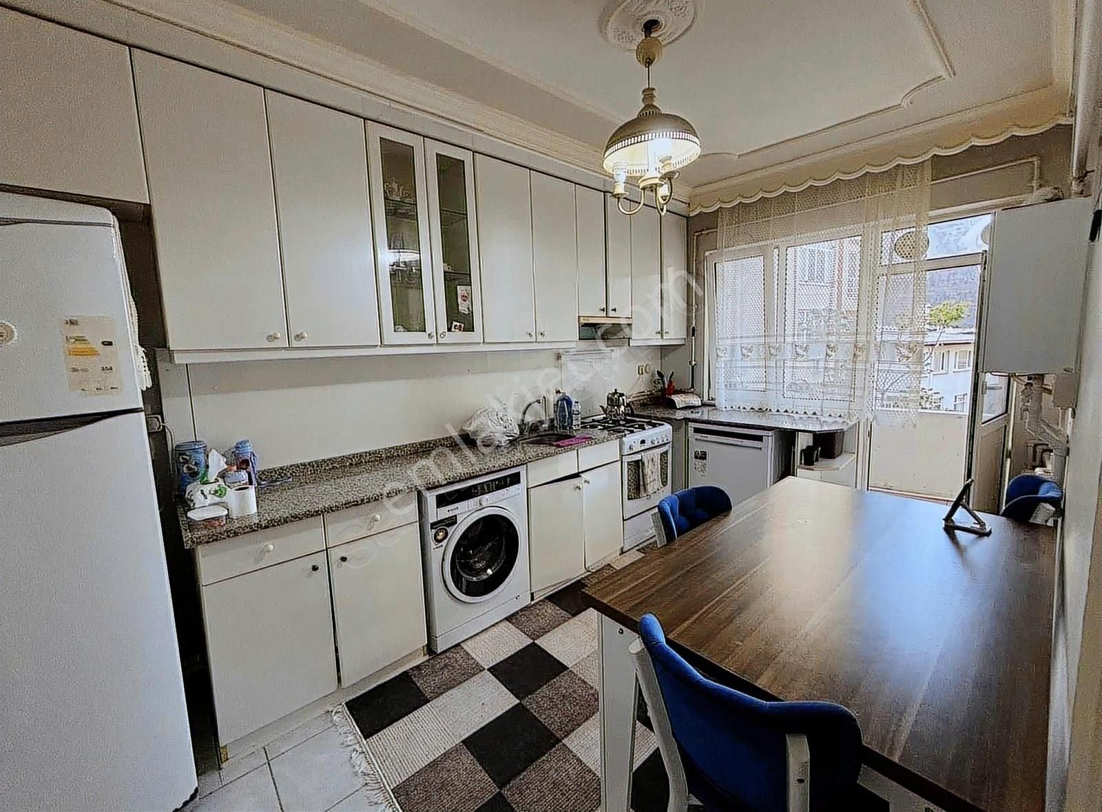 Çorlunun Merkezinde 135 M2 3+1 Ferah Daire - Görsel 11