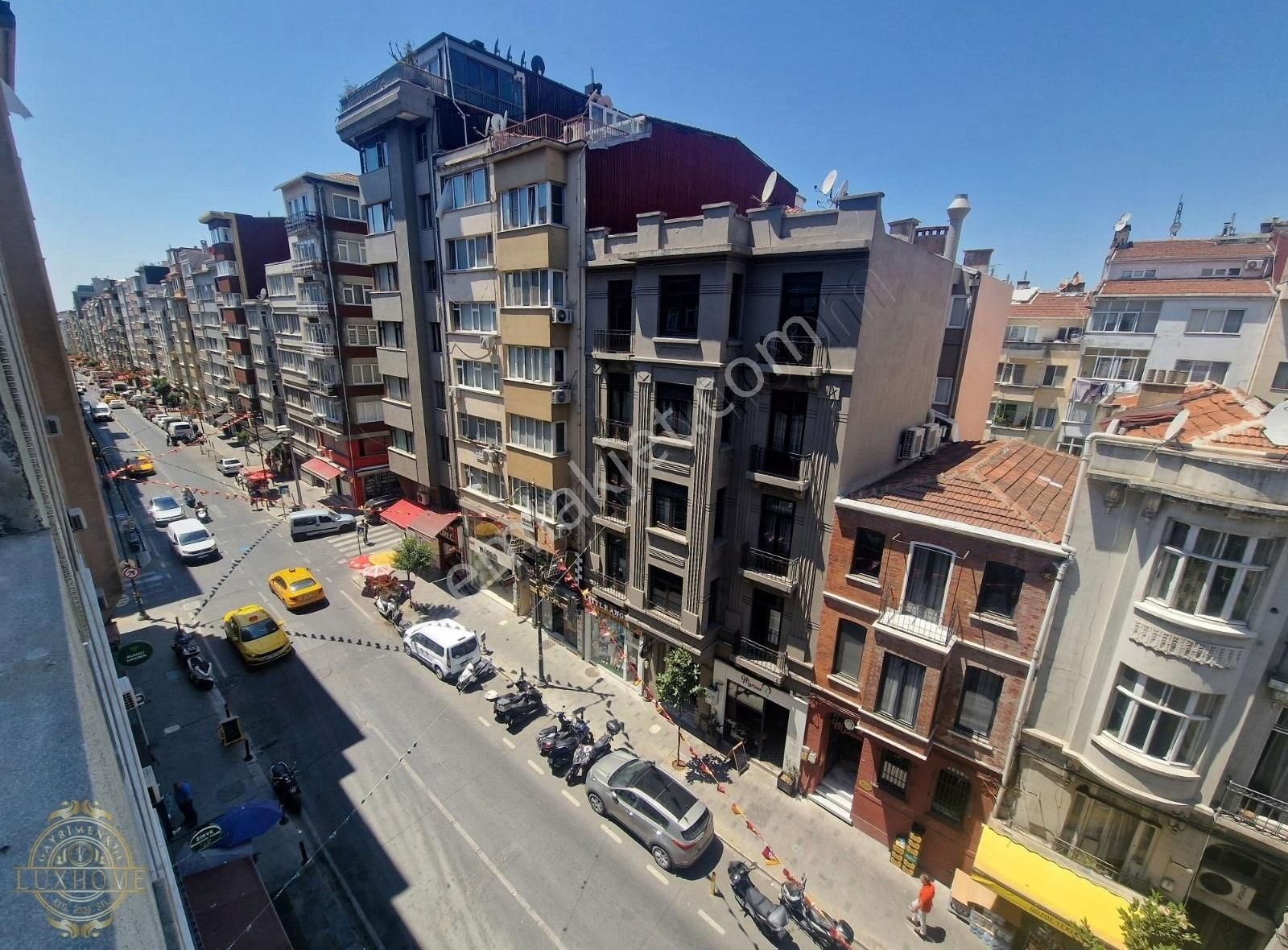 Kurtuluş Caddesi 1. Adada Mükemmel Konumda Manzaralı Kiralık 3+1
