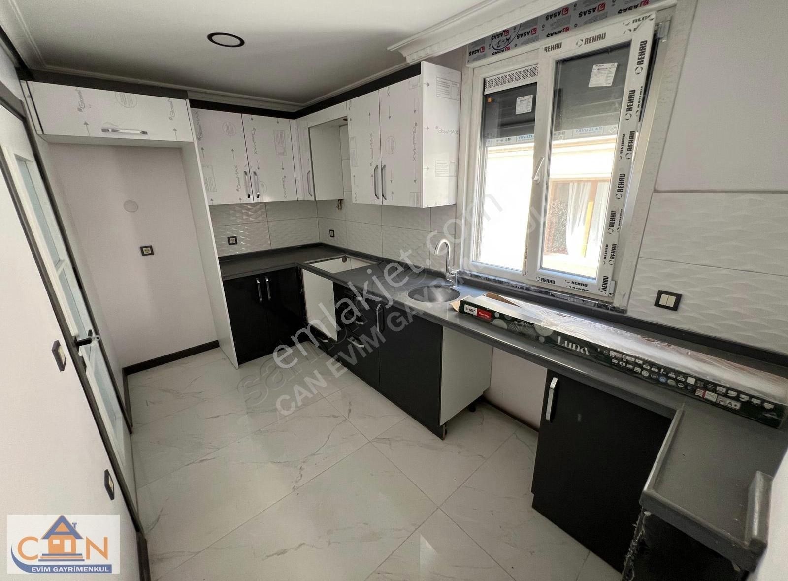 Alemdağ Caddesine Yakın Arakat Ön Cephe Sıfır 3+1 Satılık Daire