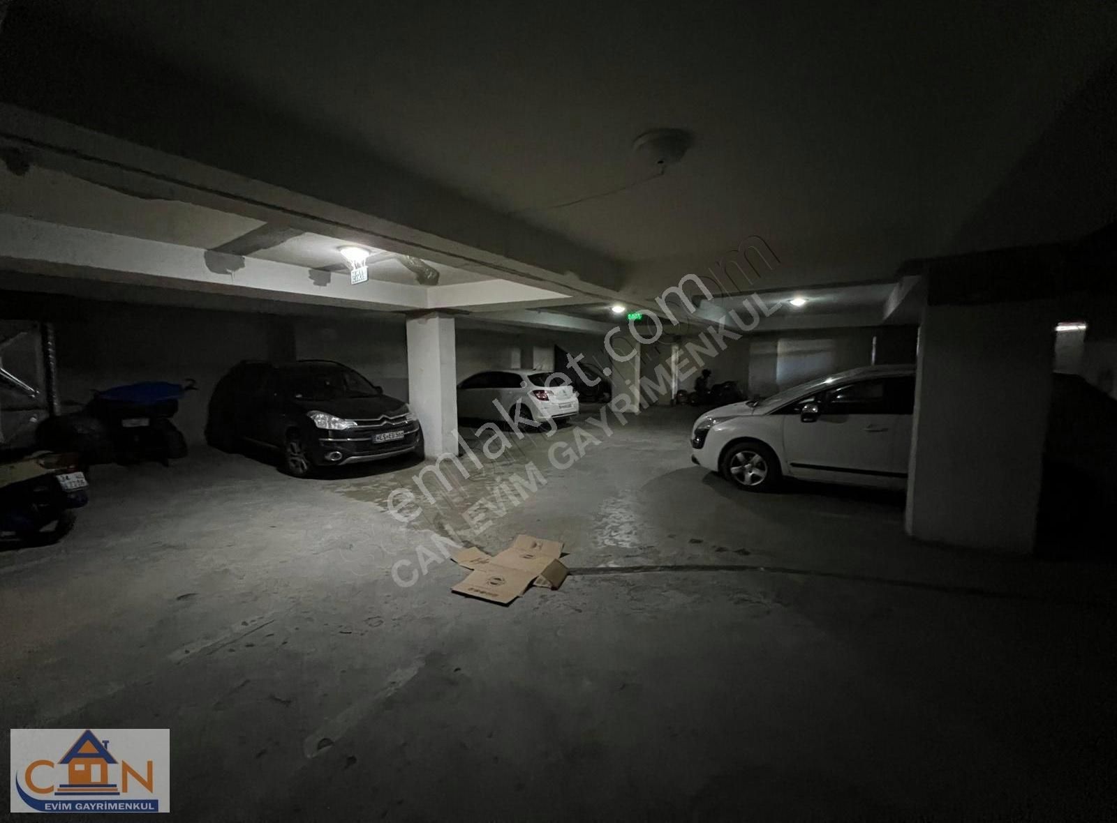 Ümraniye'de Açık Kapalı Otoparklı İskanli Satılık 3+1 Daire.