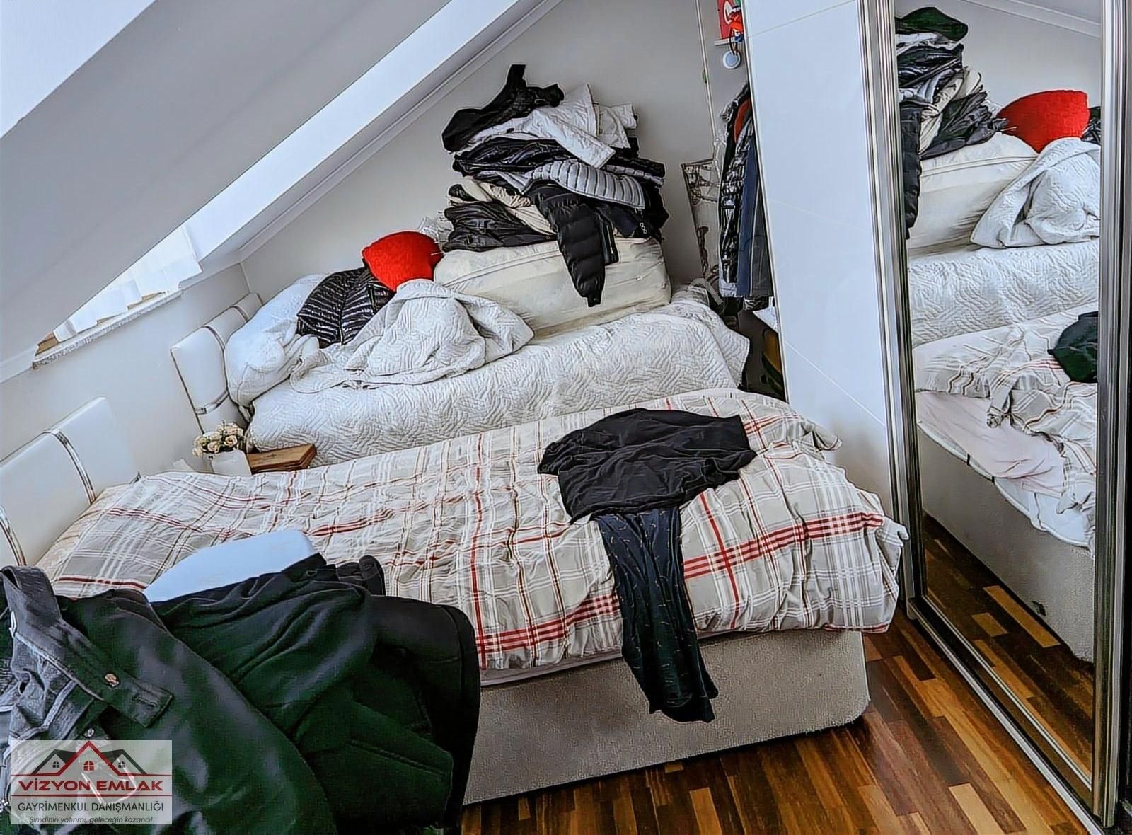 Altıntepe'de 3+2 240 M² Deniz Manzaralı Genç Binada Teraslı - Görsel 3