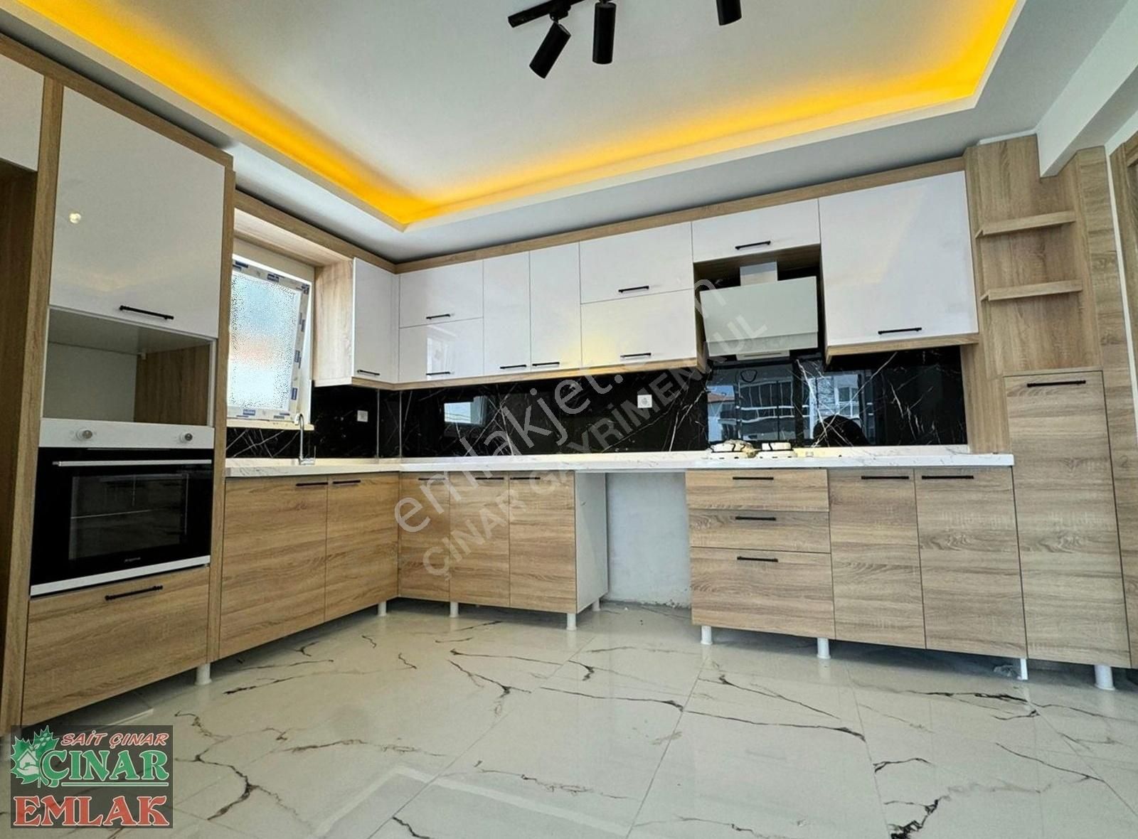 Çınar'dan Merkezi Konum'da Ultra Lüx Ve Geniş 4+1 Daire!!