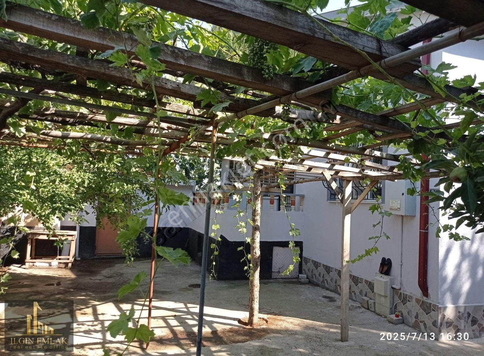 Sadıkköy Yolunda Bahçeli Müstakil Ev - Görsel 4