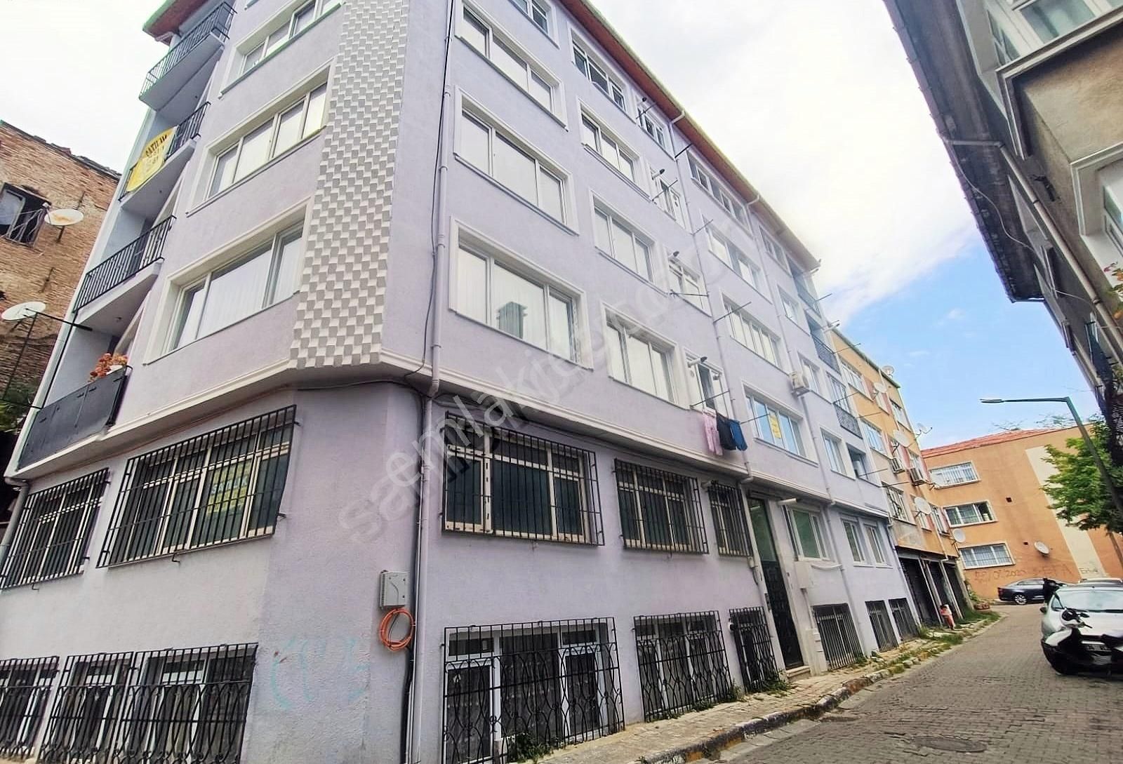 Kurtuluş Son Durakta İçi Yenilenmiş Ara Kat 3 + 1 Kiralık Daire