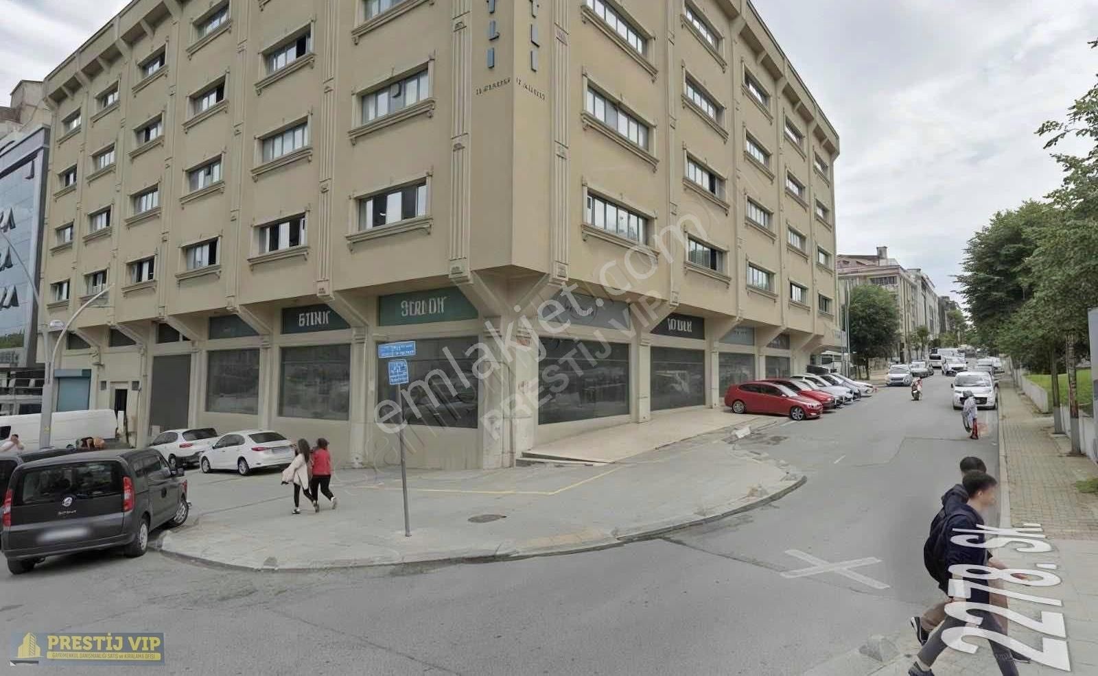 Prestij'den Belediye Kavşağında 53 Metre Cepheli 900m2 Mağaza