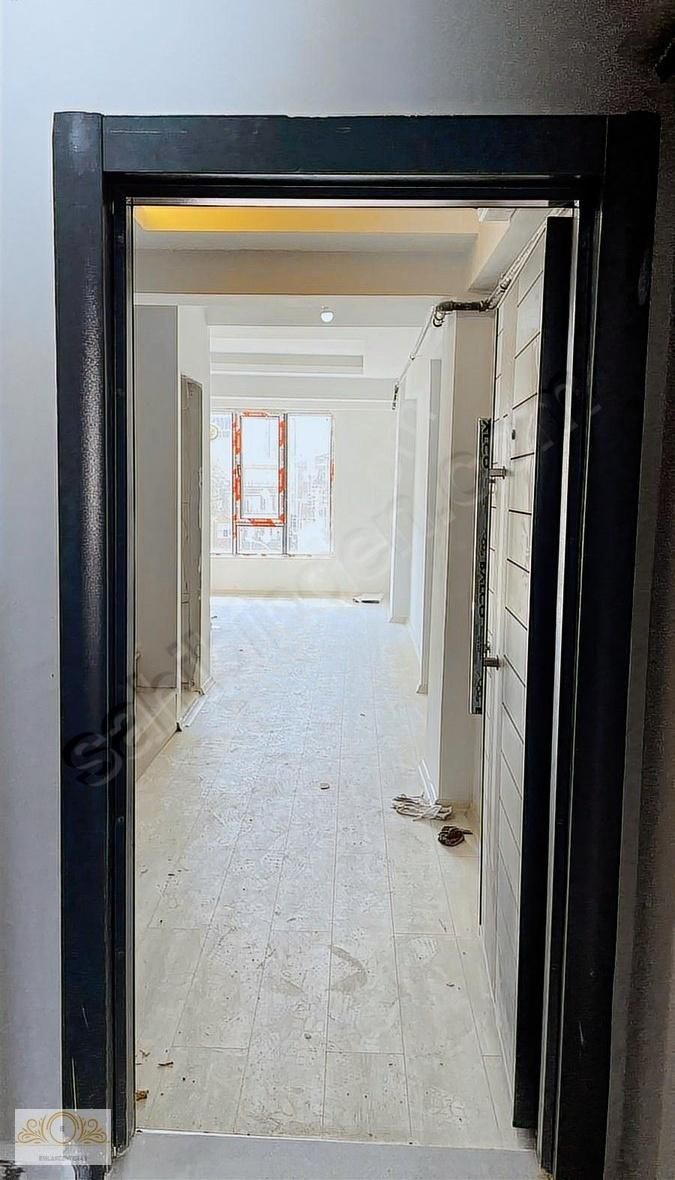 Emlakcenter43 Den Cafeler Caddesi Arkası Satılık 1+1