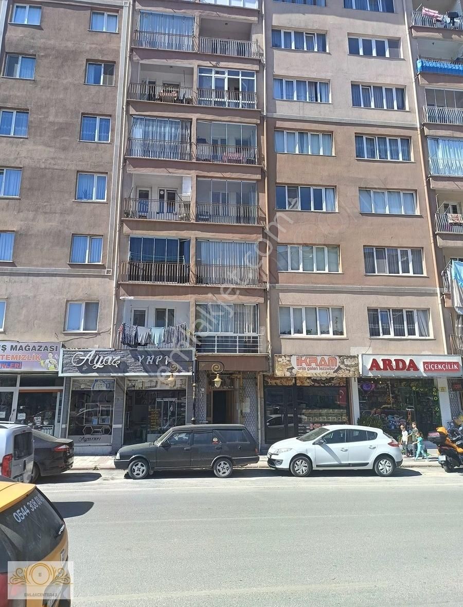 Emlakcenter43'den Menderes Cad. Satılık 3+1 Daire