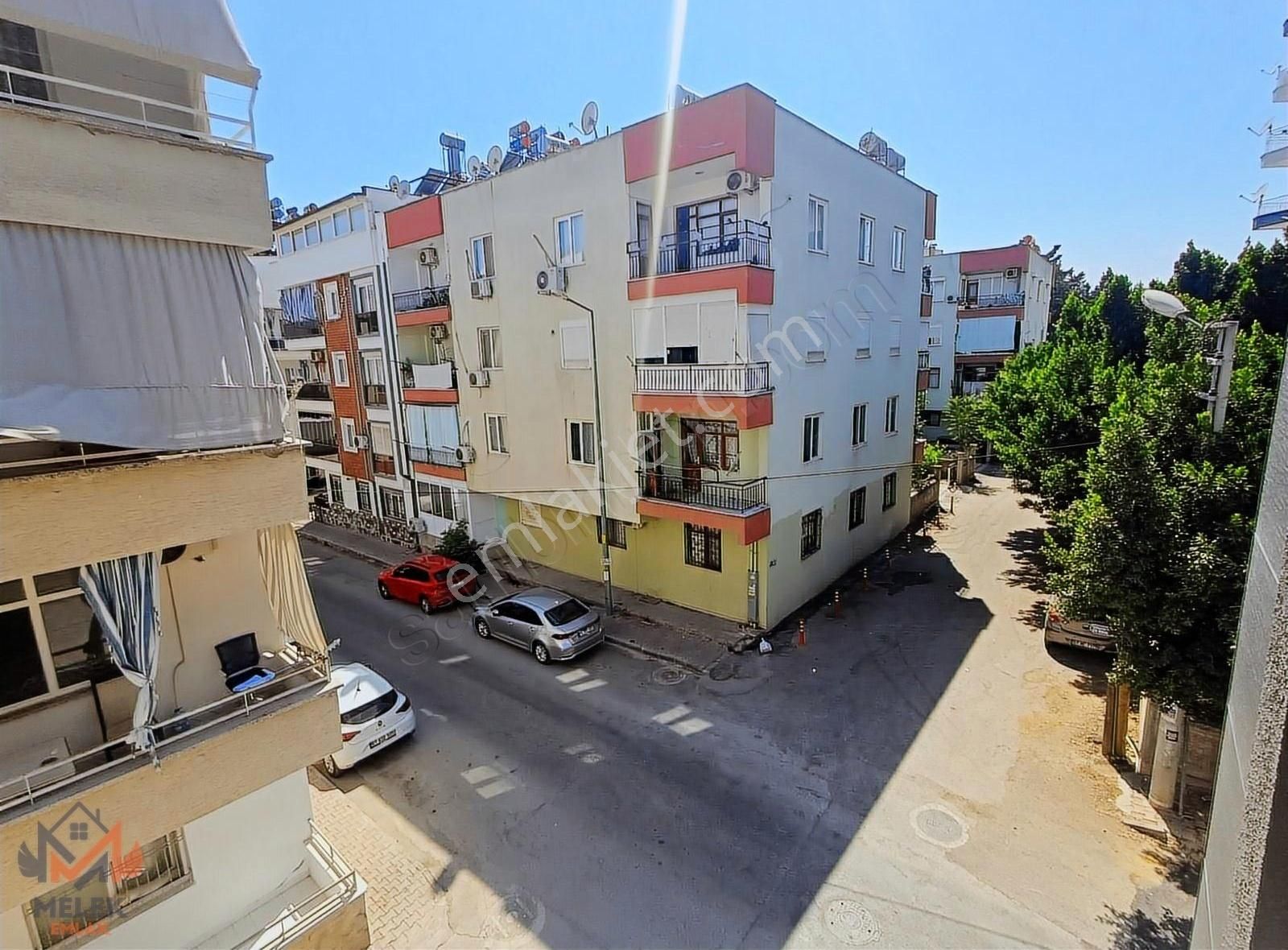Büyükşehir Belediyesi Yanı Katta Asansörlü Sıfır 1+1 Daireler