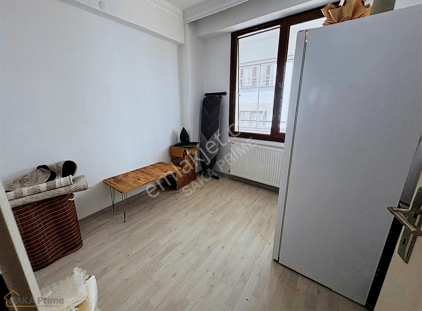 Aliağa Kent Pastanesi Arkasında 3+1 Ara Kat Kiralık Daire ;