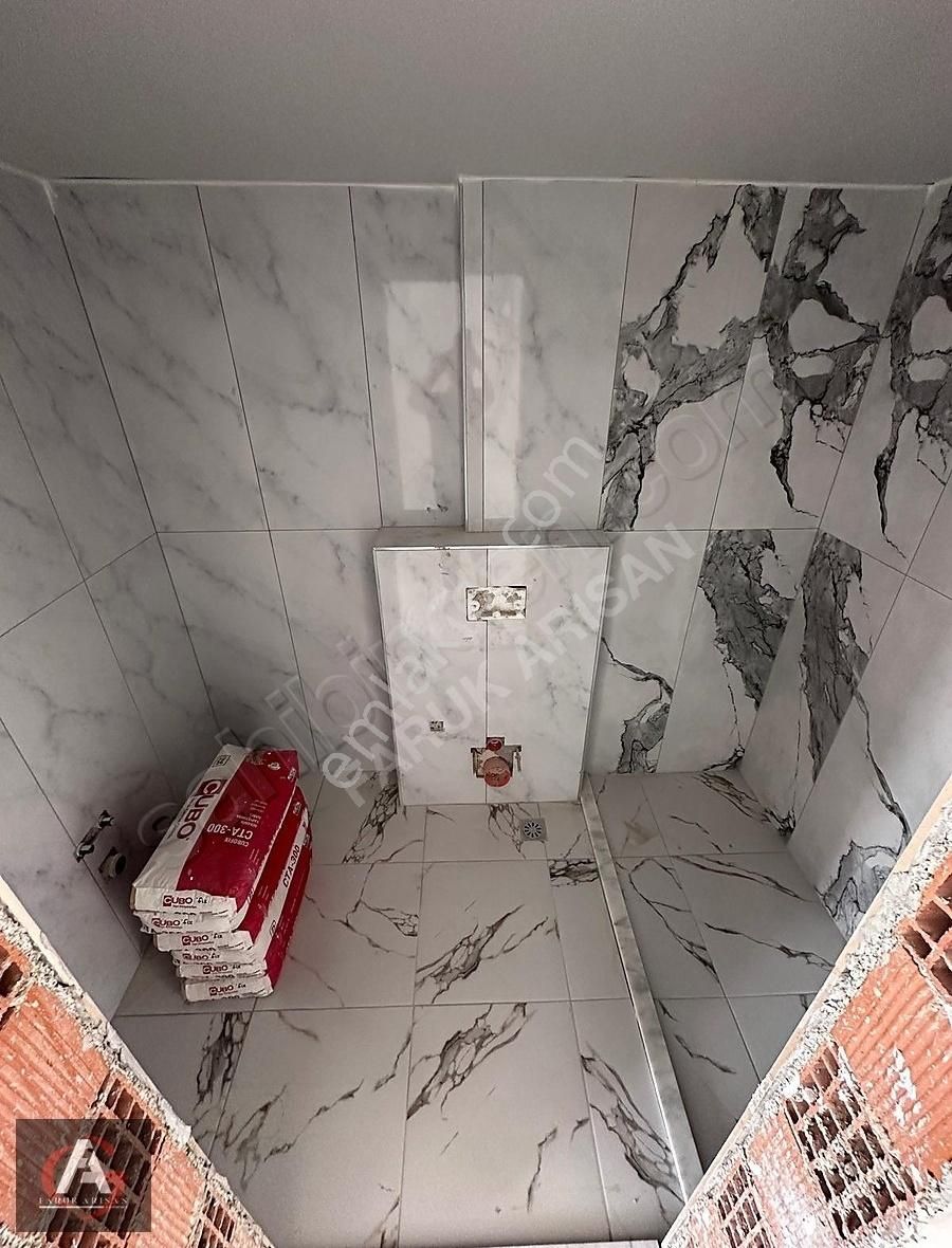 Faruk Arısan'dan Denize Ana Yola Ve Devlet Dairelerine Yakın 2+1 - Görsel 12