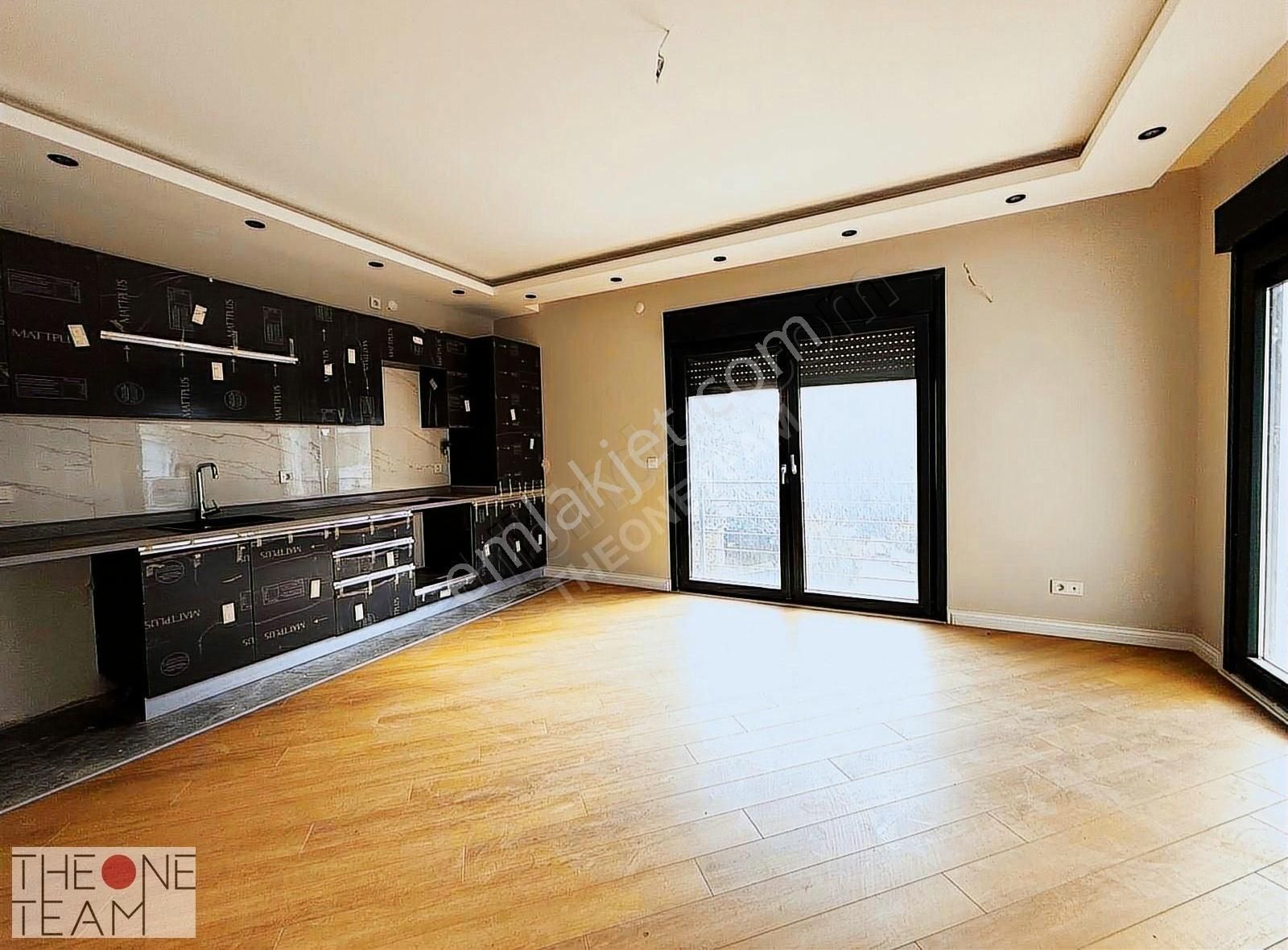 Levent Sitesinde Sahile Yürüyüş Mesafesinde 2+1 Satılık Arakat