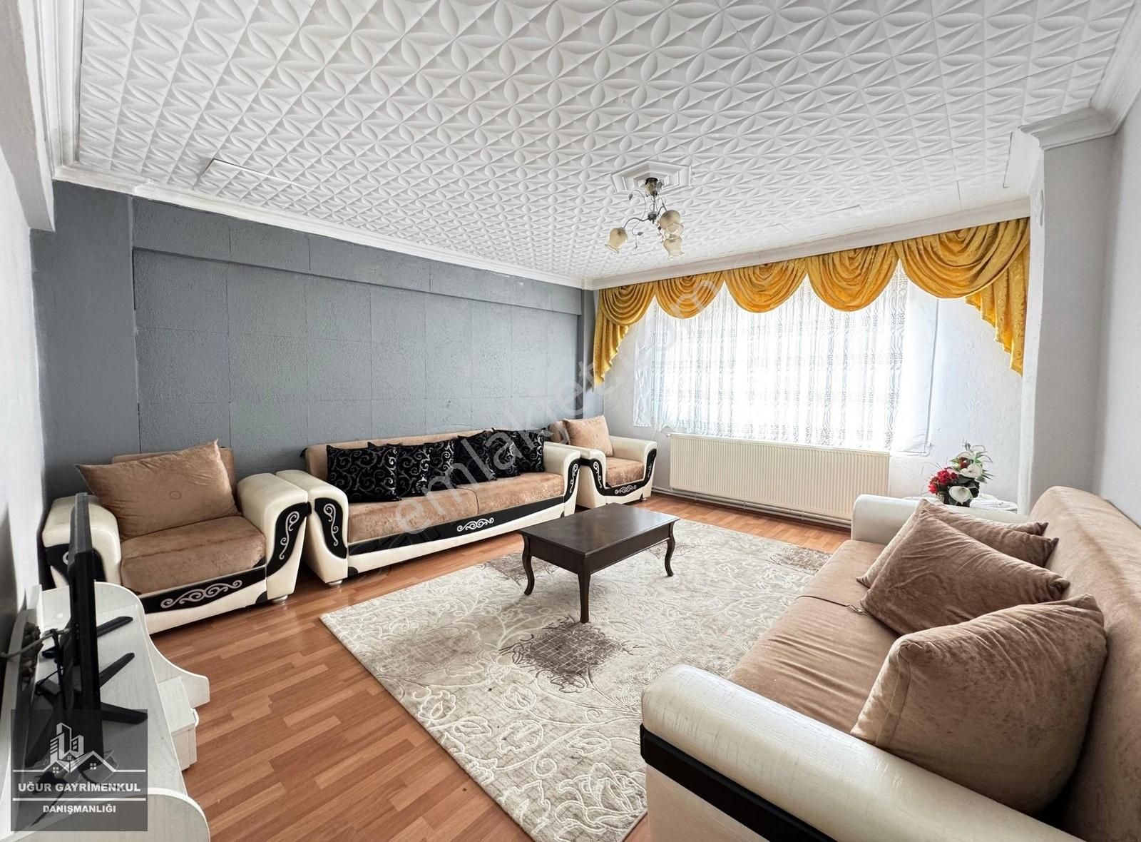 Uğur Gayrimenkul'den Balıkpazarında Eşyalı 2+1 Bakımlı Daire