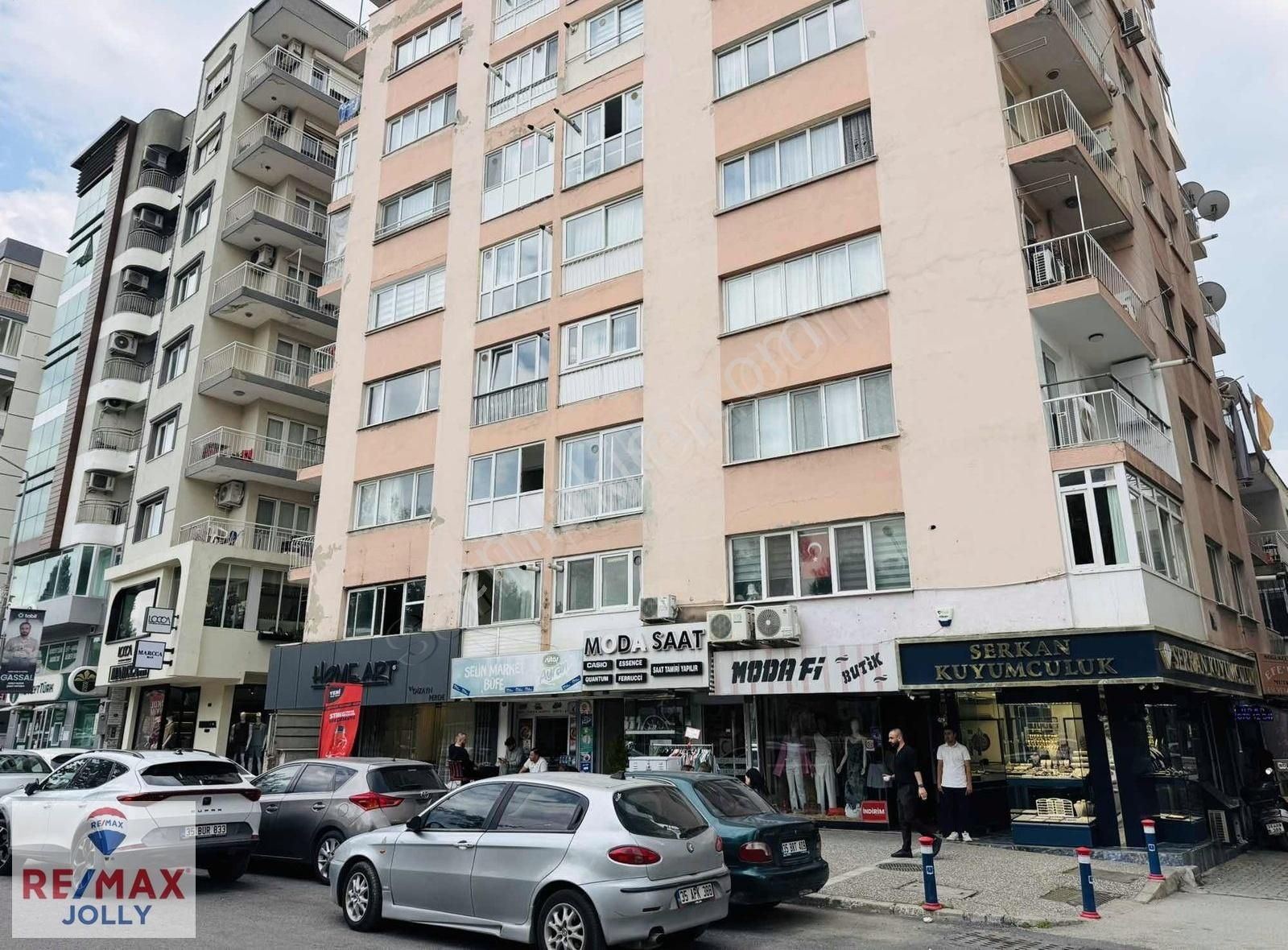 Bornova Merkezde Cadde Üstü Yeşil Alan Manzaralı Satılık 2+1 - Görsel 4