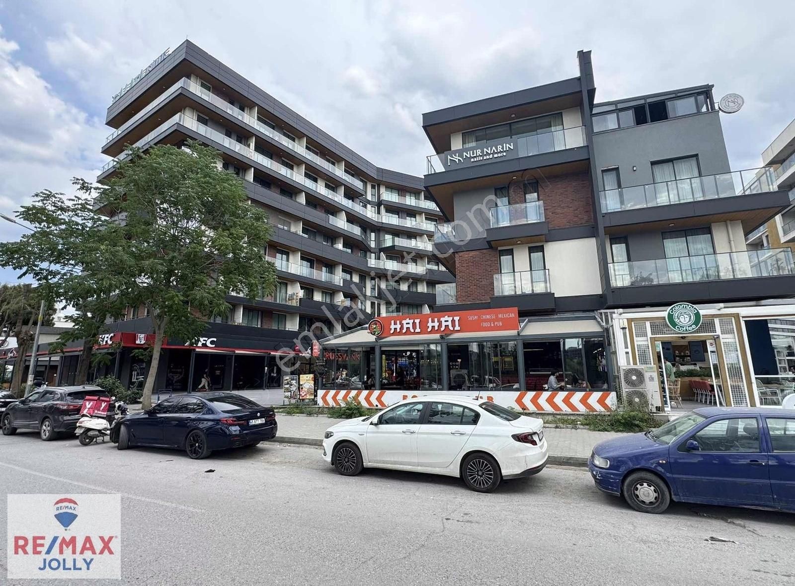 Ege Ve Yaşar Üniv Yakını Güvenlikli Havuzlu Sitede Eşyalı 2+1