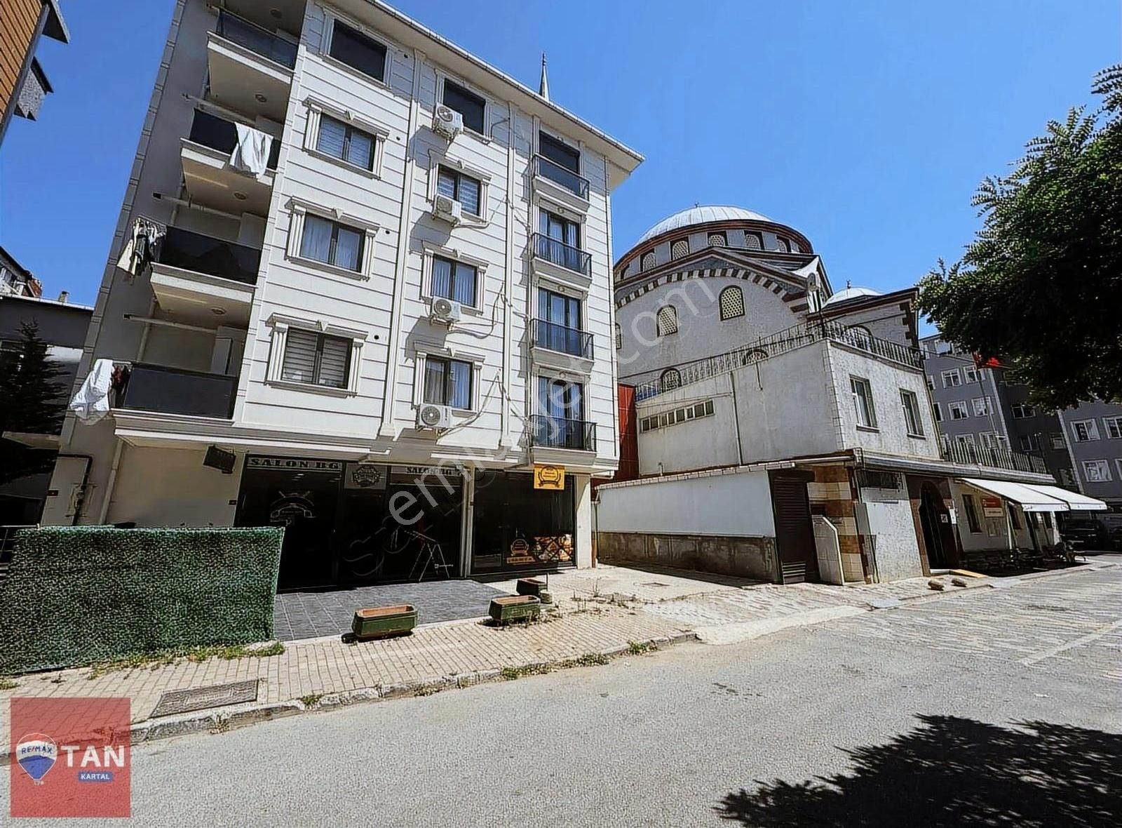 Kartal Yalı Mh Semt Pazarı Ve Cadde Yanında Satılık İşlek Dükkan