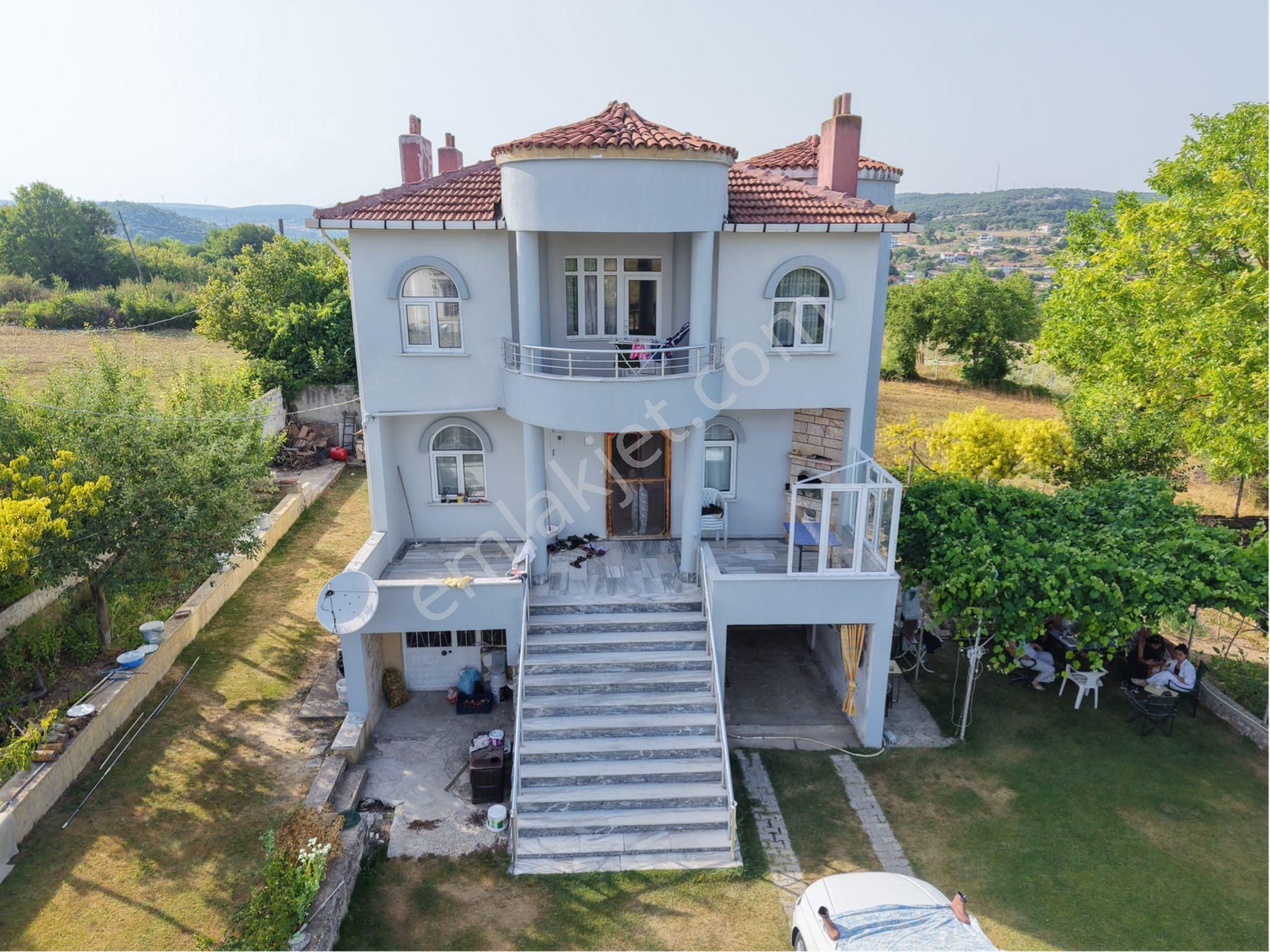 Kırıklareli Vize Kömürköy'de 1023m2 Arsa İçinde Satılık Müstakil Bina