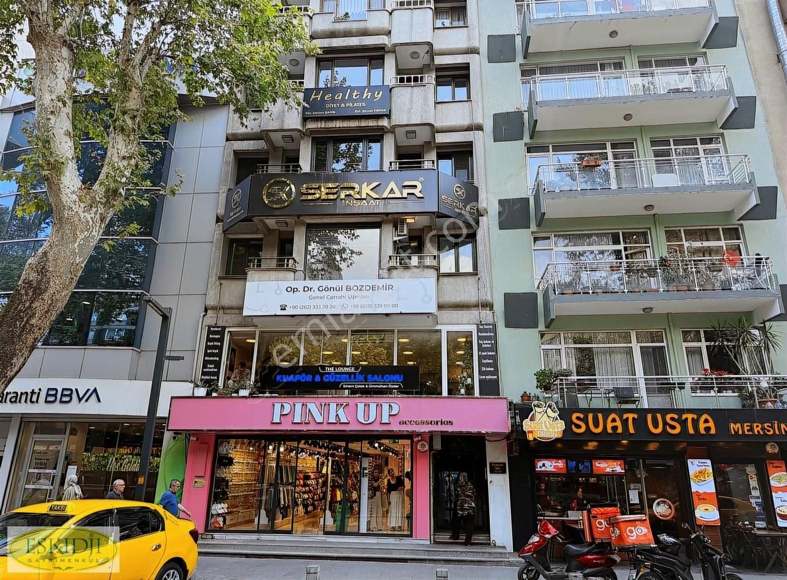 Eskidjiden Yürüyüş Yolunda Tabela Değeri Yüksek Boş Ofis