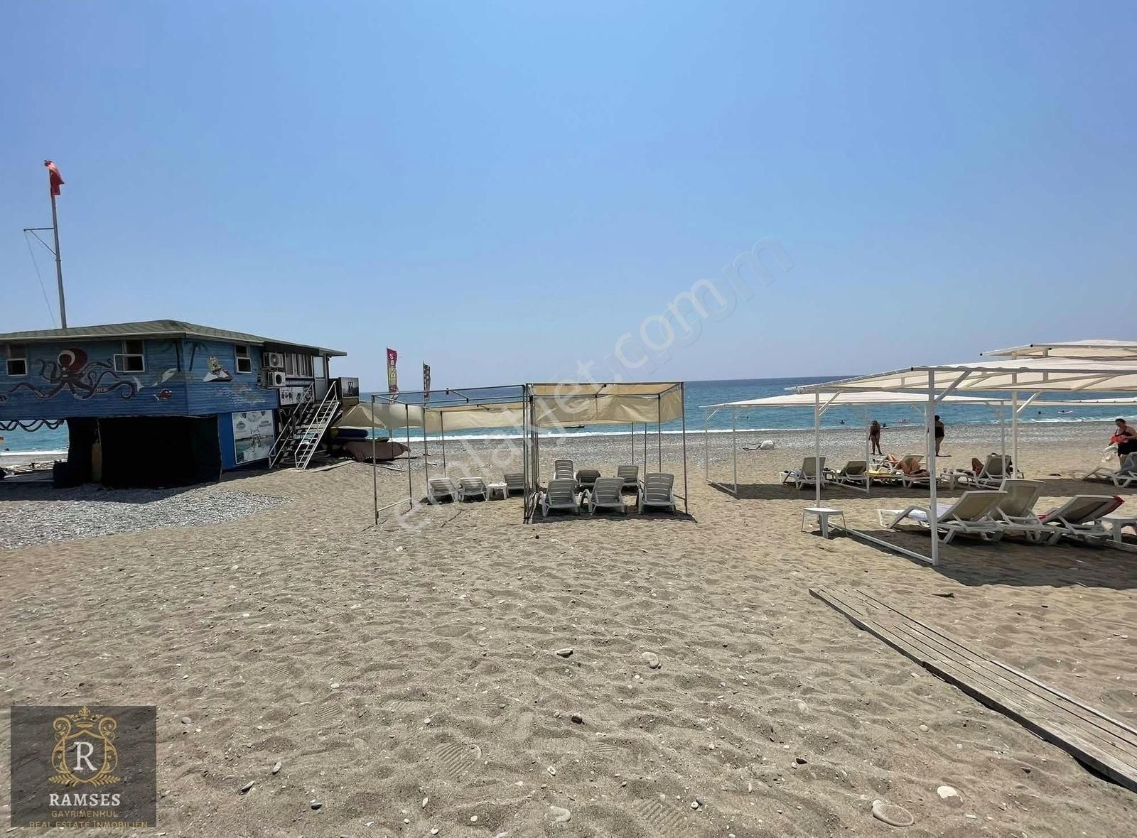 Örenşehir'de Eşsiz Fırsat! Denize Sıfır, 3+1 Bahçeli Lüks Villa - Görsel 18