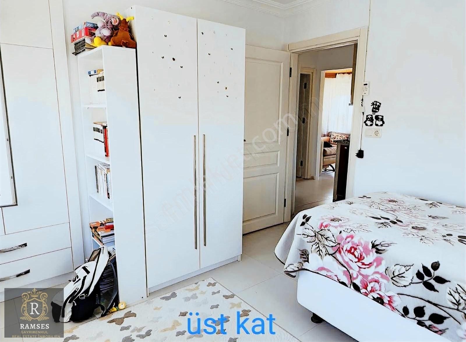 Denize 350 M! Kızılağaç'ta Satılık 6+2 Havuzlu Sitede Köşe Villa - Görsel 4