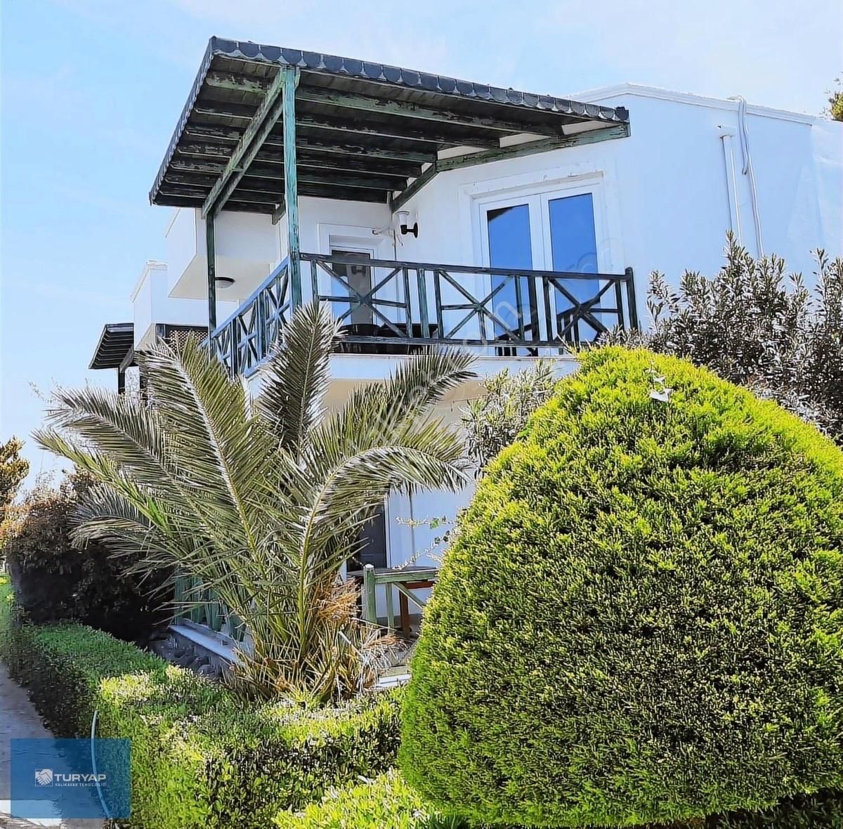 Yalıkavak'ta Deniz Manzaralı Villa