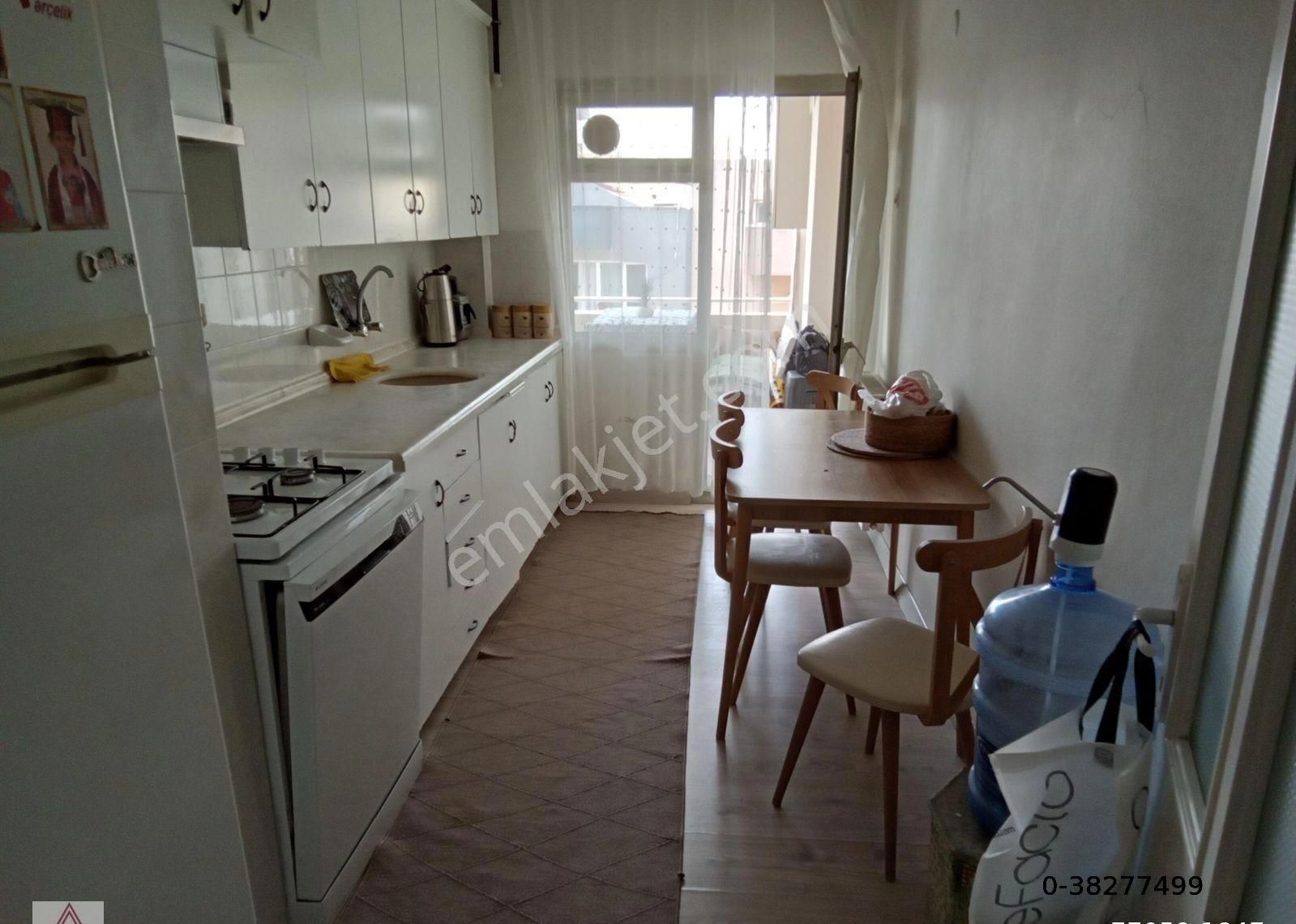 İzmir Karşıyaka Şemikler'de Satılık 3+1 D.gazlı Daire