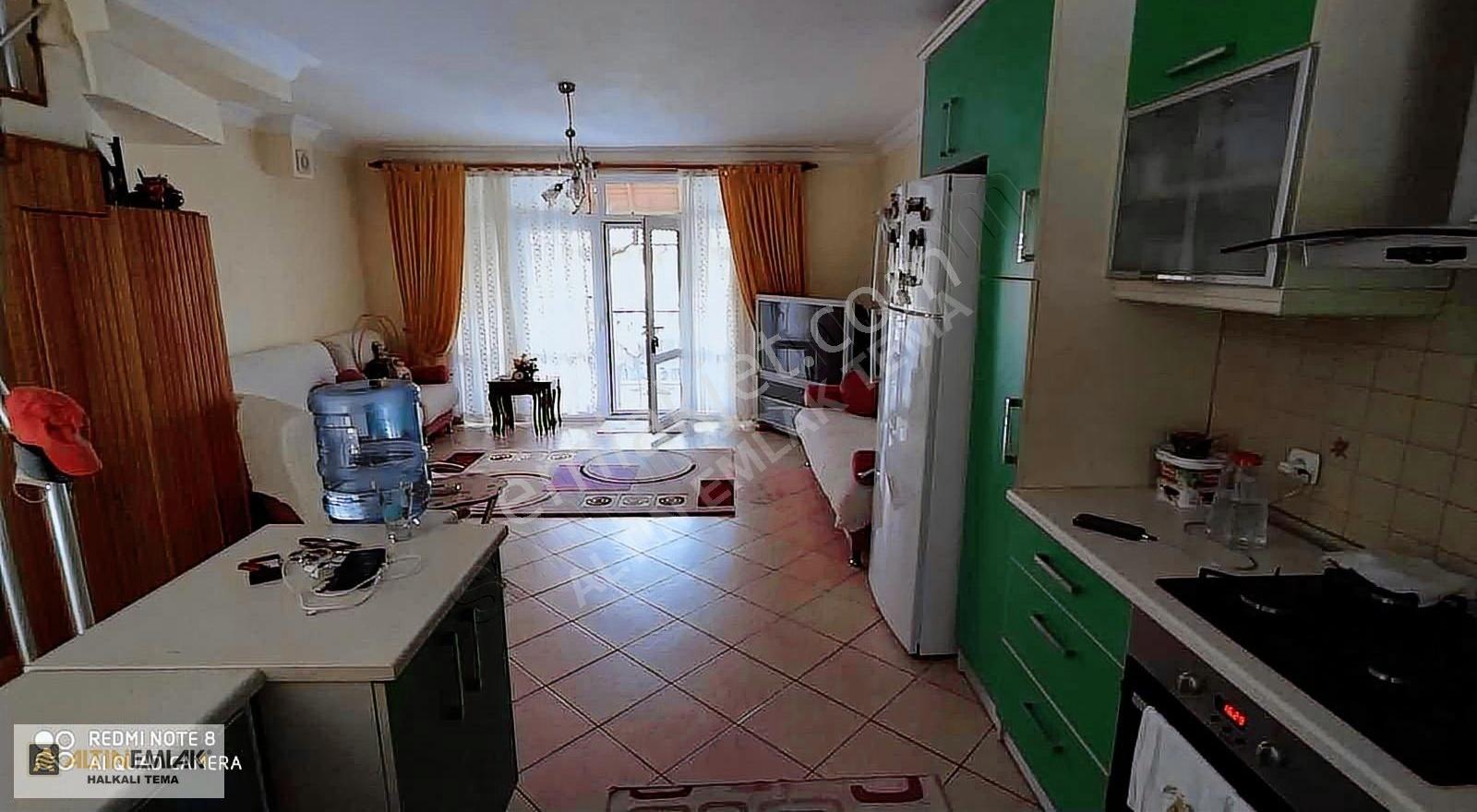 Yeniçiftlik'de 4+1 120m2 Denize Sıfır Eşyalı Satılık Villa - Görsel 6