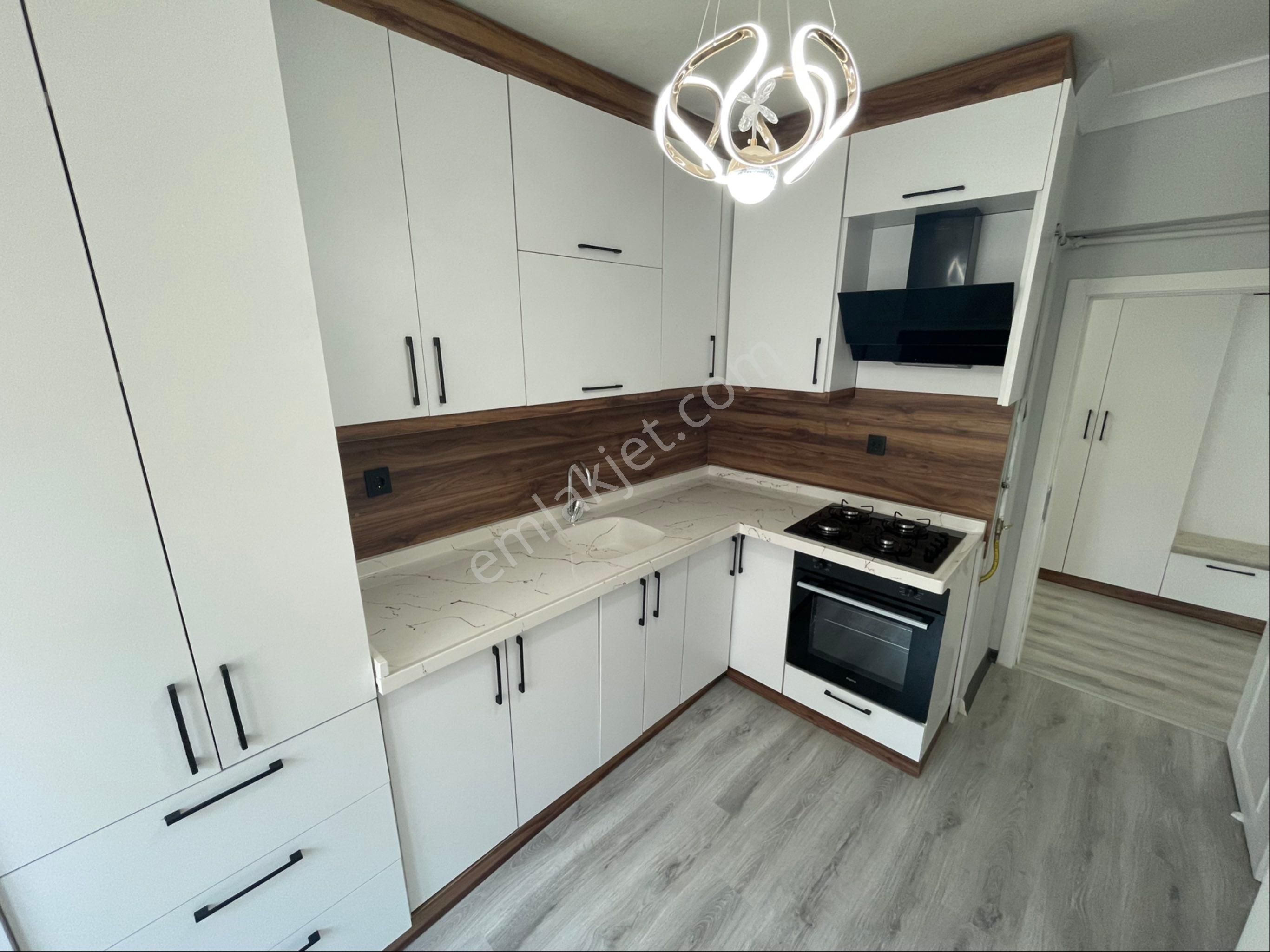 Sıla'dan Mareşal'de 3+1 Ara Kat Bağımsız Full Yapılı Satılık Daiire!