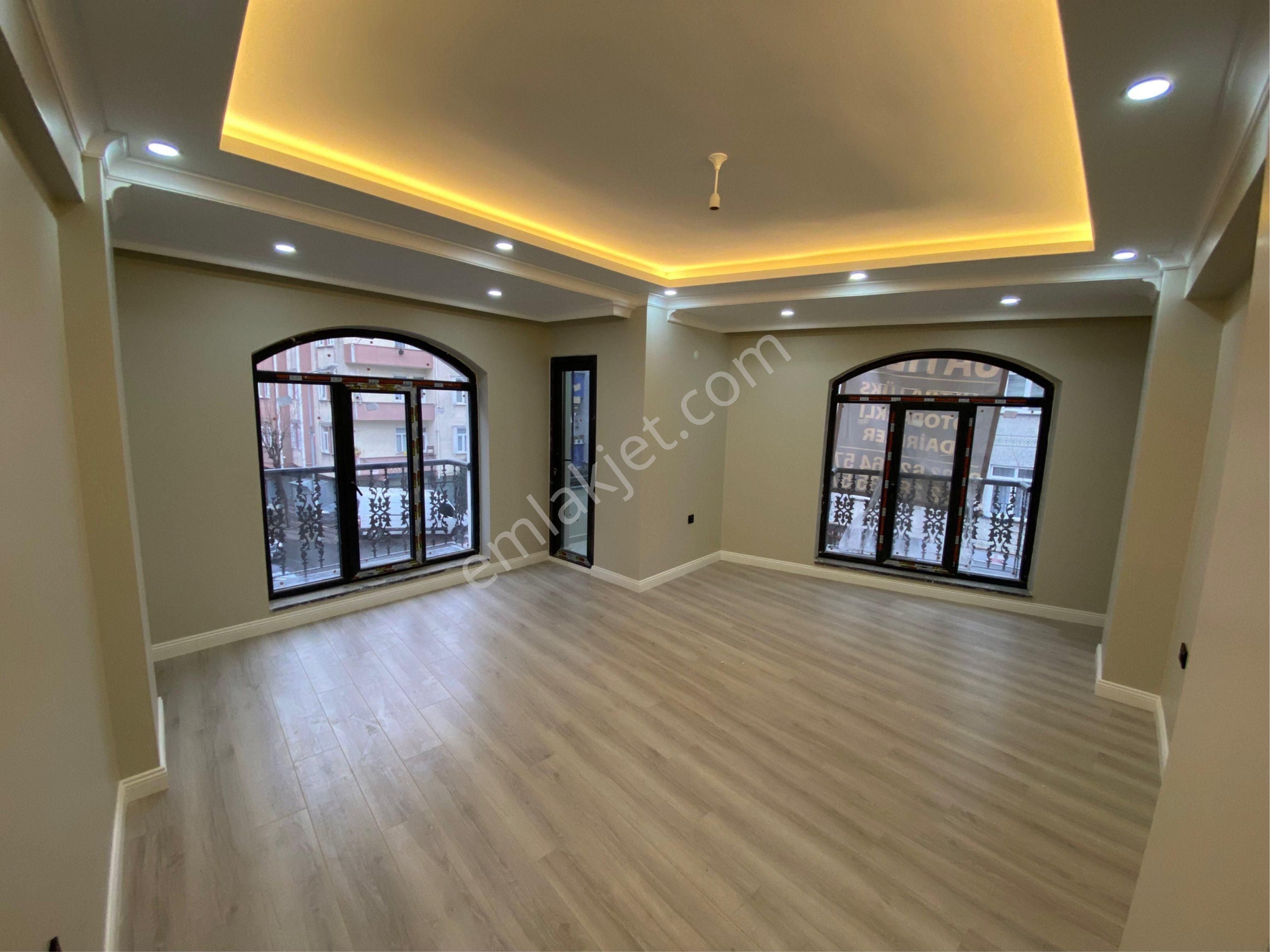 Aydın İnş. Uğurmumcu Mh. Satılık 2+1 1.kat Köşe Başı Ultra Lüx Daire