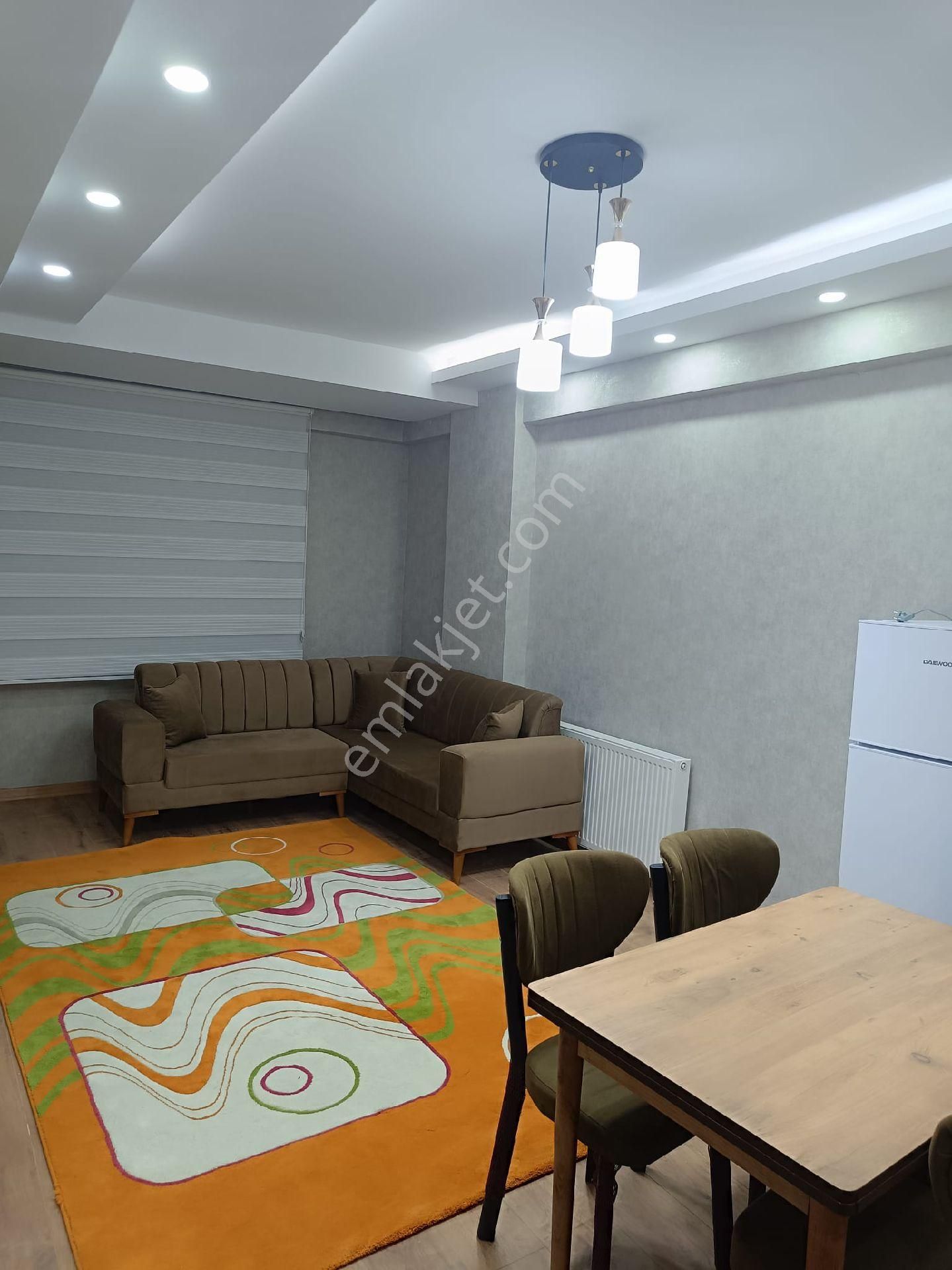 Karaköprü 35 Te Osmanlı Pastanesinin Üst Tarafında Satılık Full Eşyalı 1+1 Ara Kat Daire