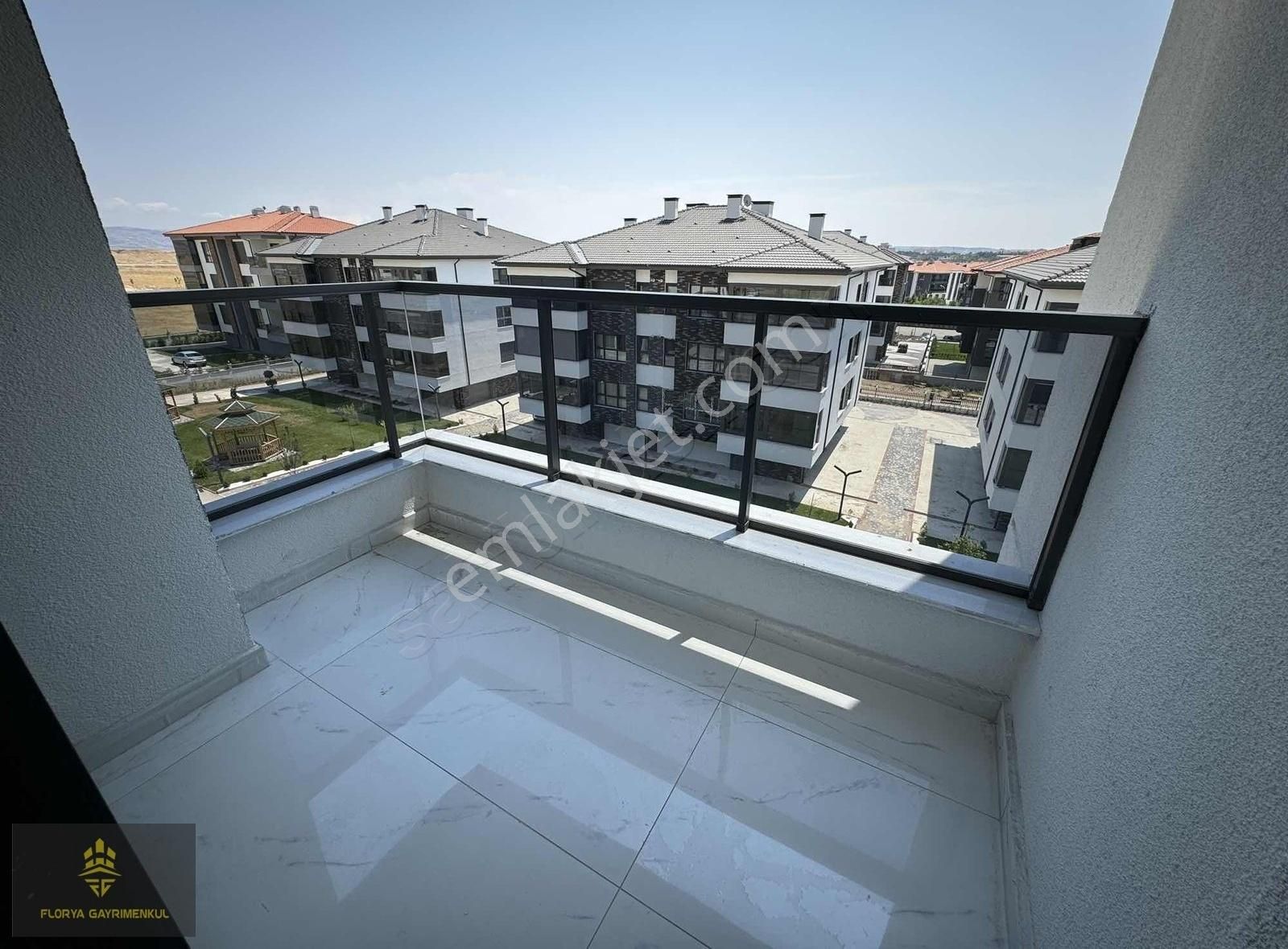 Söğütönü Bulvarda Kilerli Giyinme Odalı Site İçi Ultra Lüks