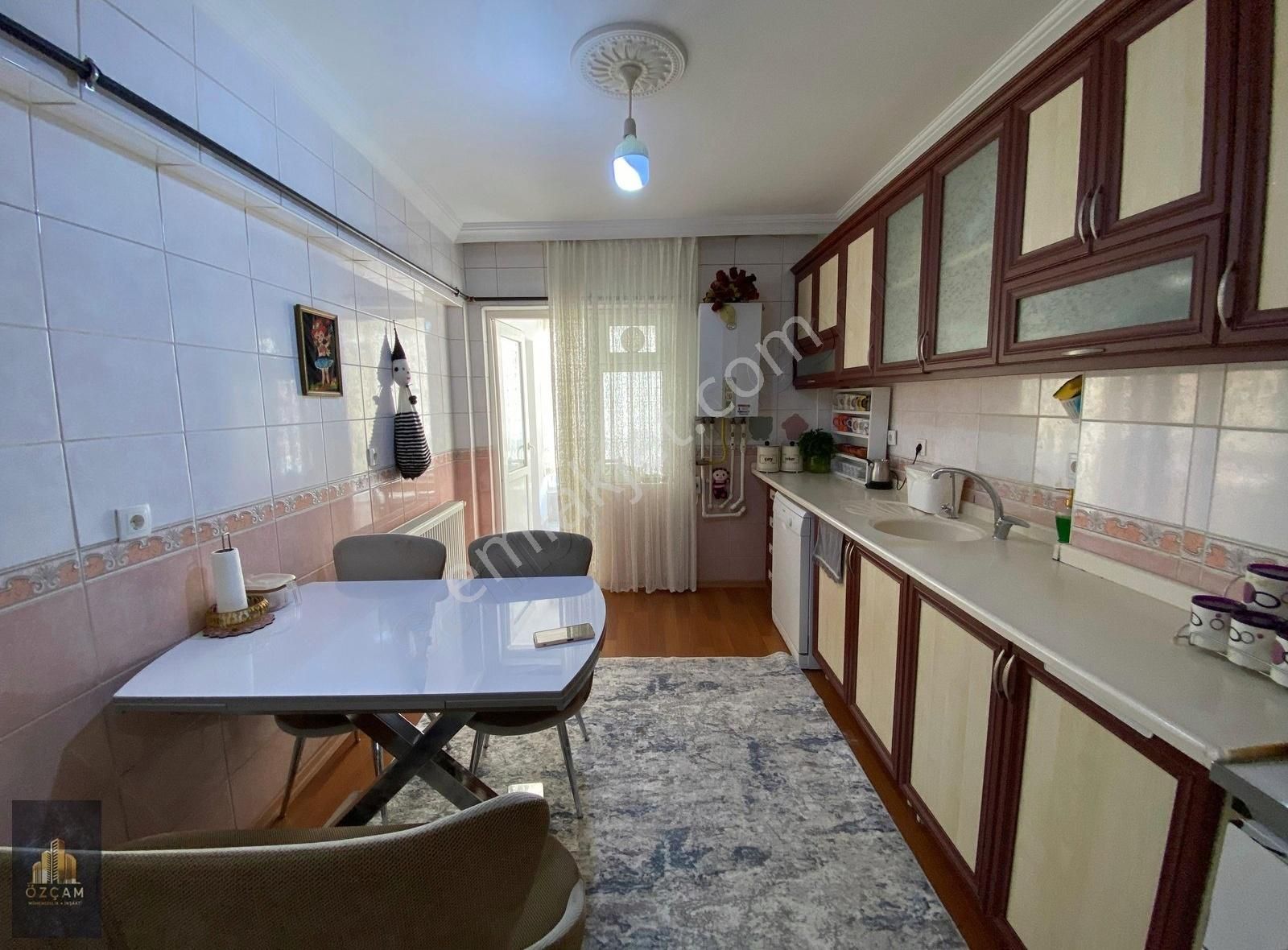 // Özçam'dan█merkezi Konumda Ara Kat 3+1 Kiralık Daire
