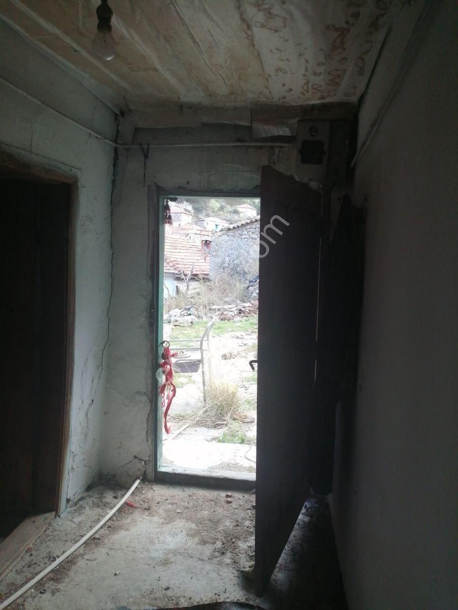 Üzerinde Eski Ev Bulunan, Altyapılı Köy İçi Arsa - Görsel 10