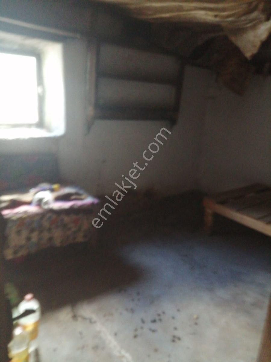 Üzerinde Eski Ev Bulunan, Altyapılı Köy İçi Arsa - Görsel 13