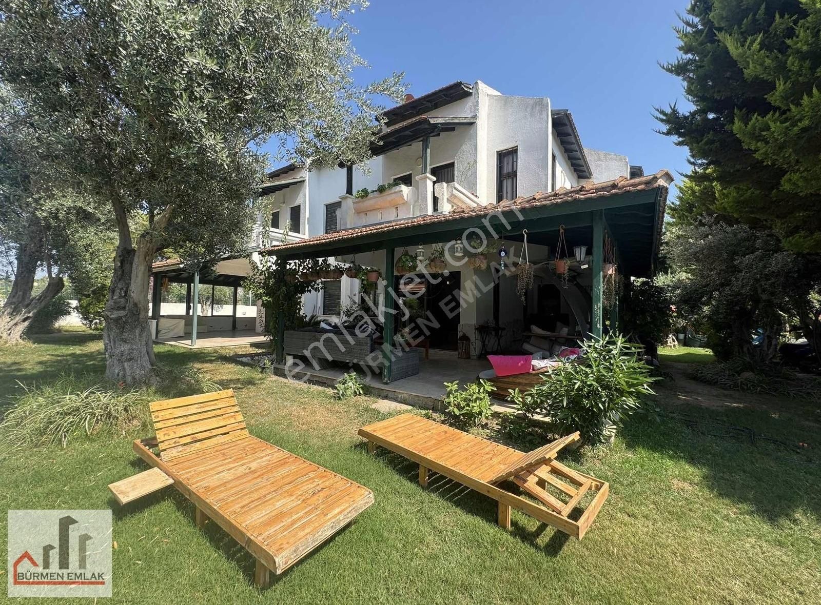 Bürmen'den Alaçatı Çamlıkyol Paraleli Havuzlu Villa