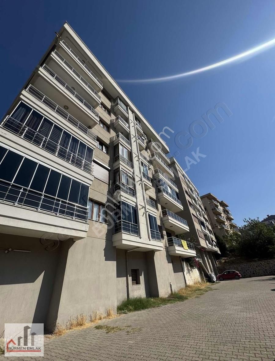 Bürmen'den Maliyeciler'de Otoparklı Asansörlü Kombili 3+1