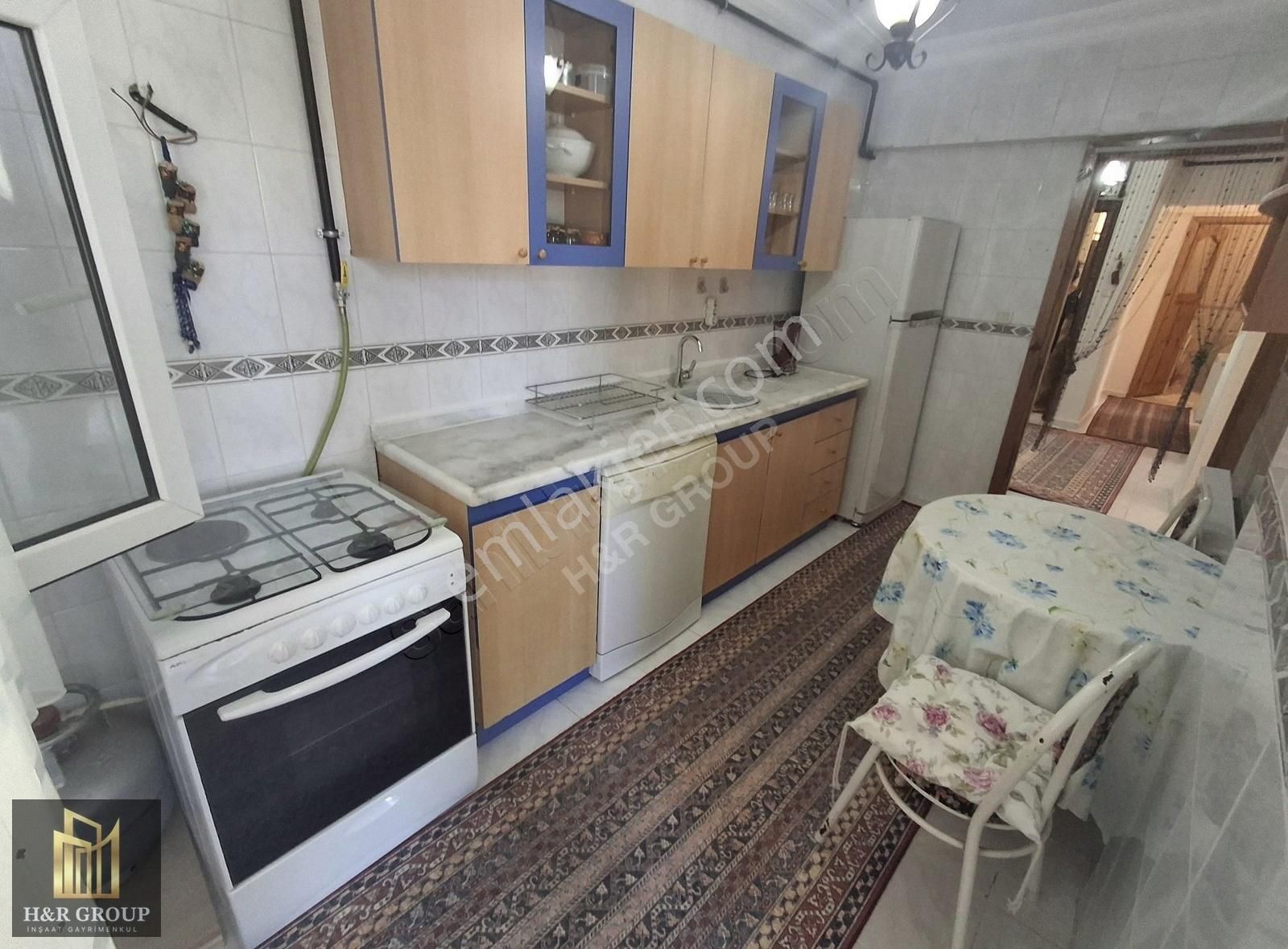 Çınarcık Teşvikiye Mevkiinde Deniz Manzaralı Arakat 2+1 Daire - Görsel 3