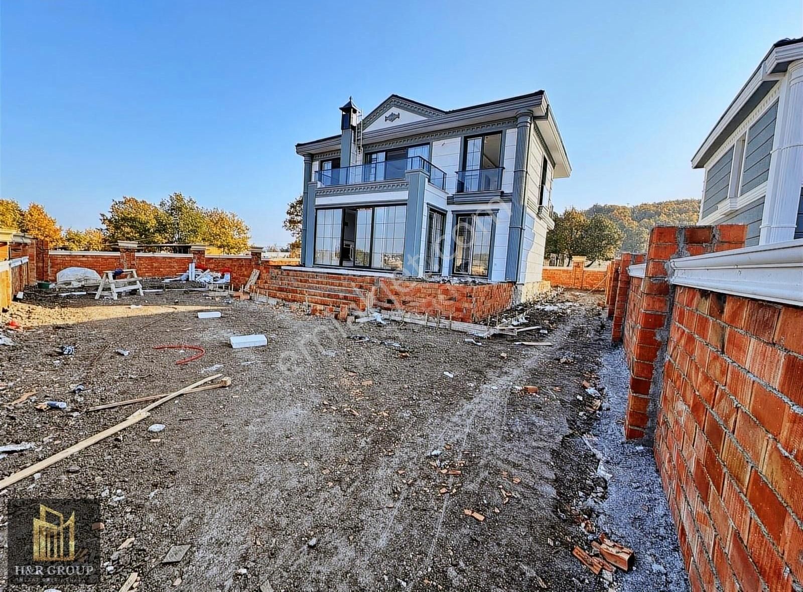 Kadıköy'de Havuzlu Müstakil Lüks Villa