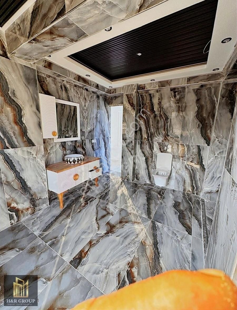 Kadıköy'de Havuzlu Müstakil Lüks Villa - Görsel 15
