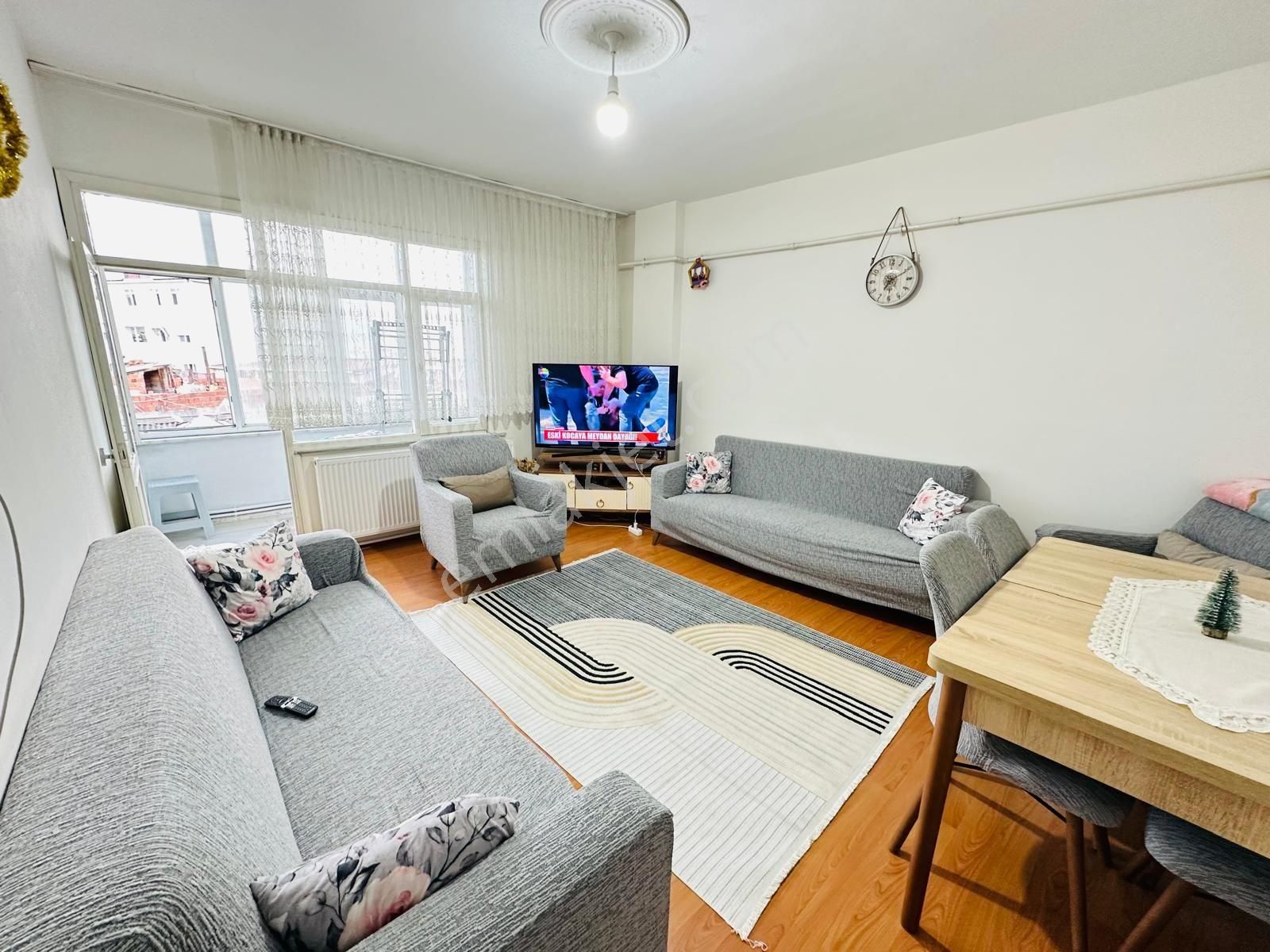 Loft'tan Yeşilova Mh. 2+1 90m2 Satılık Masrafsız Ara Kat Daire