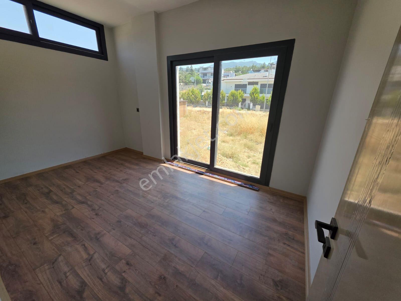 Kuşadası Davutlarda Yeni, Bahçeli Ve Havuzlu 3+1 Müstakil Villa - Görsel 26
