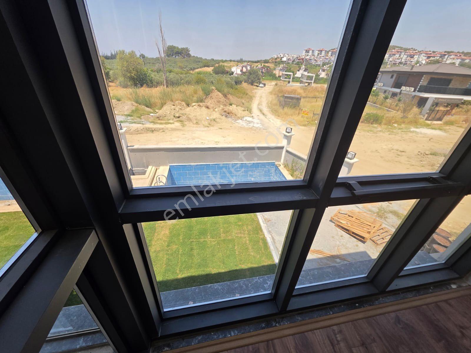 Kuşadası Davutlarda Yeni, Bahçeli Ve Havuzlu 3+1 Müstakil Villa - Görsel 18